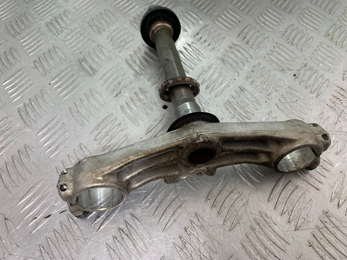 SUZUKI GSF1200 GSF 1200 BANDIT BOTTOM YOKE   YEAR 2001-2004 (CMB1188)