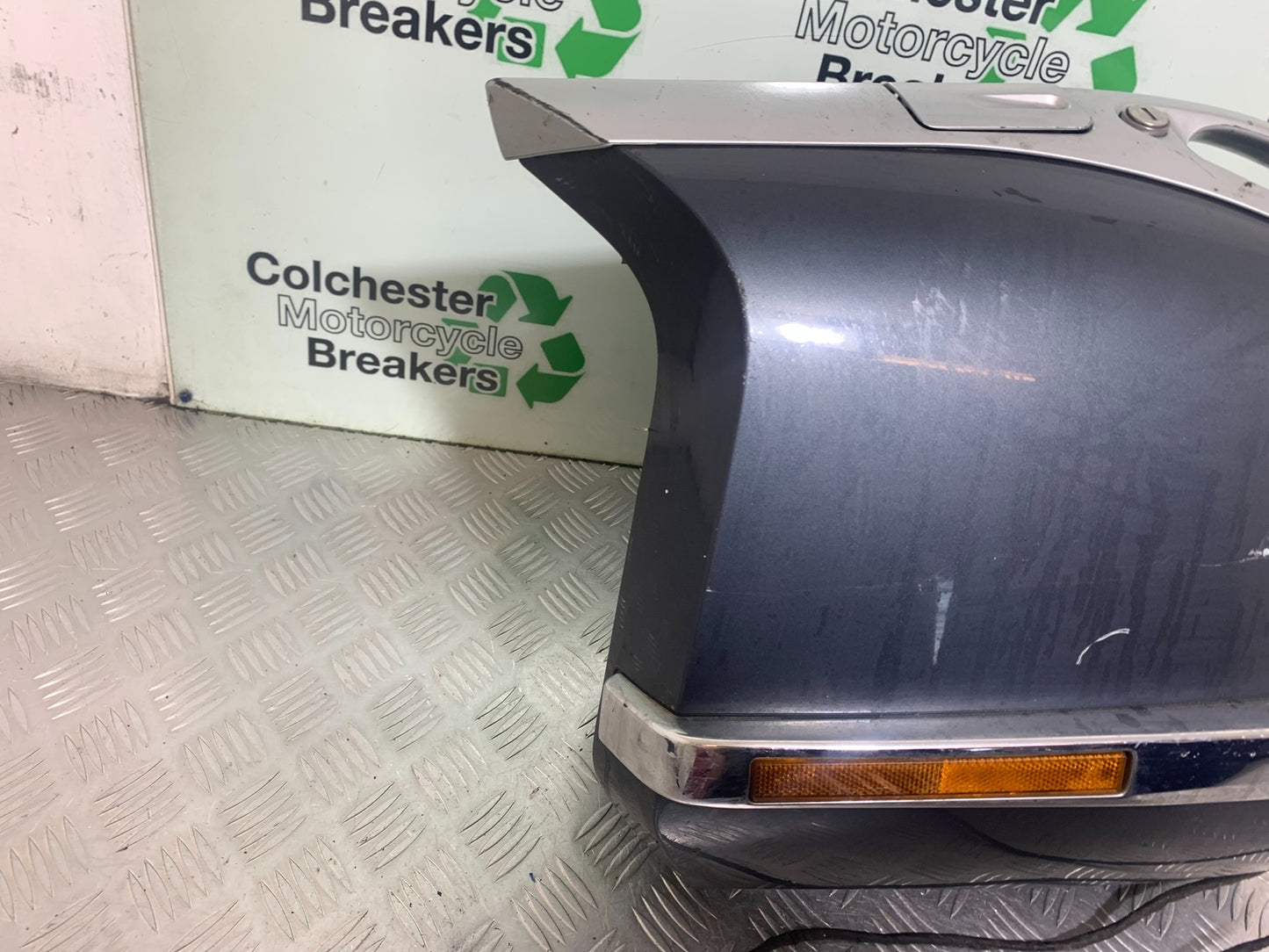 BMW K1200 K 1200 LT RIGHT PANNIER  YEAR 1999-07 (CMB1138)