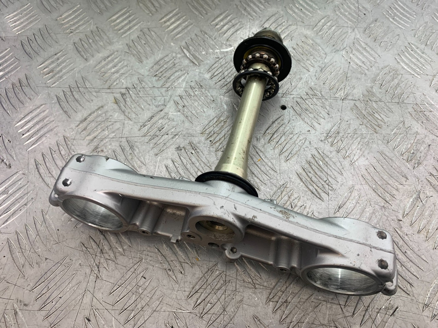 HONDA CBR1000 rr FIREBLADE BOTTOM YOKE  YEAR 2006 (CMB1220)