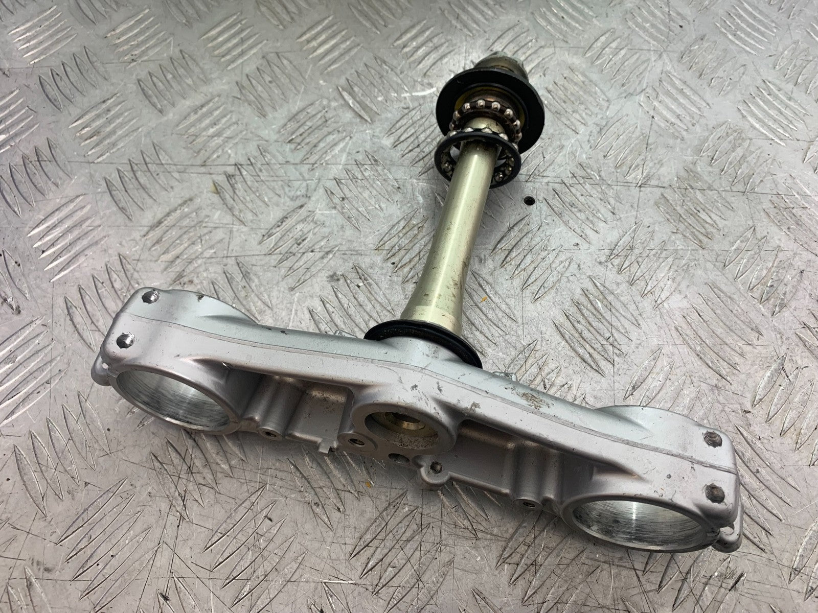 HONDA CBR1000 rr FIREBLADE BOTTOM YOKE  YEAR 2006 (CMB1220)