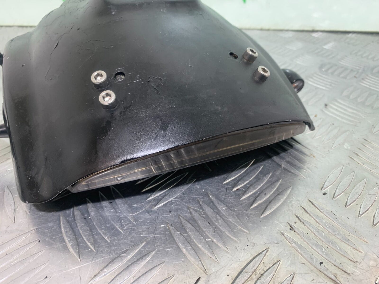 YAMAHA XV535 XV 535 VIRAGO REAR MUDGUARD AND LIGHT  YEAR 1994-02 (CMB1044)