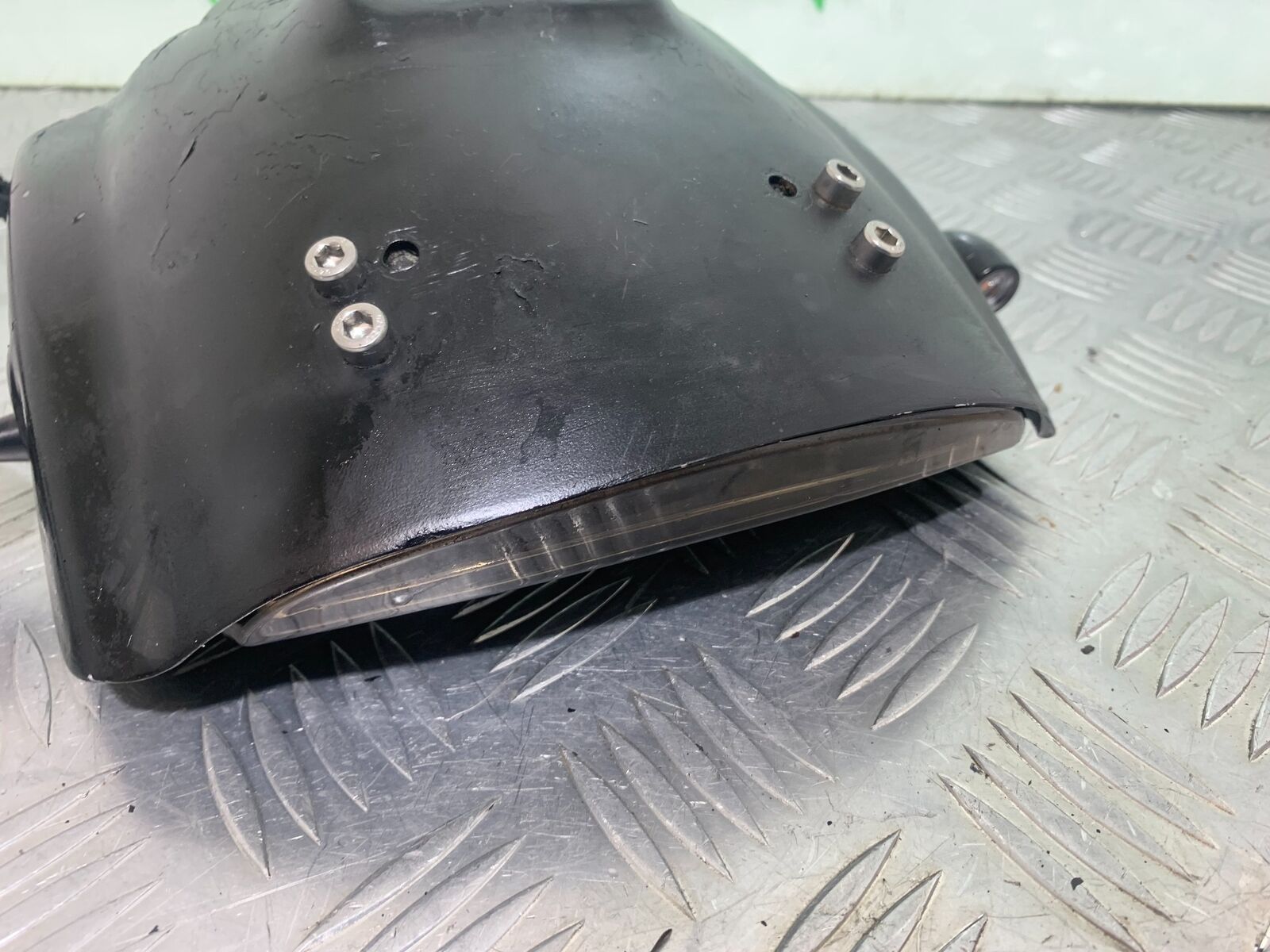 YAMAHA XV535 XV 535 VIRAGO REAR MUDGUARD AND LIGHT  YEAR 1994-02 (CMB1044)