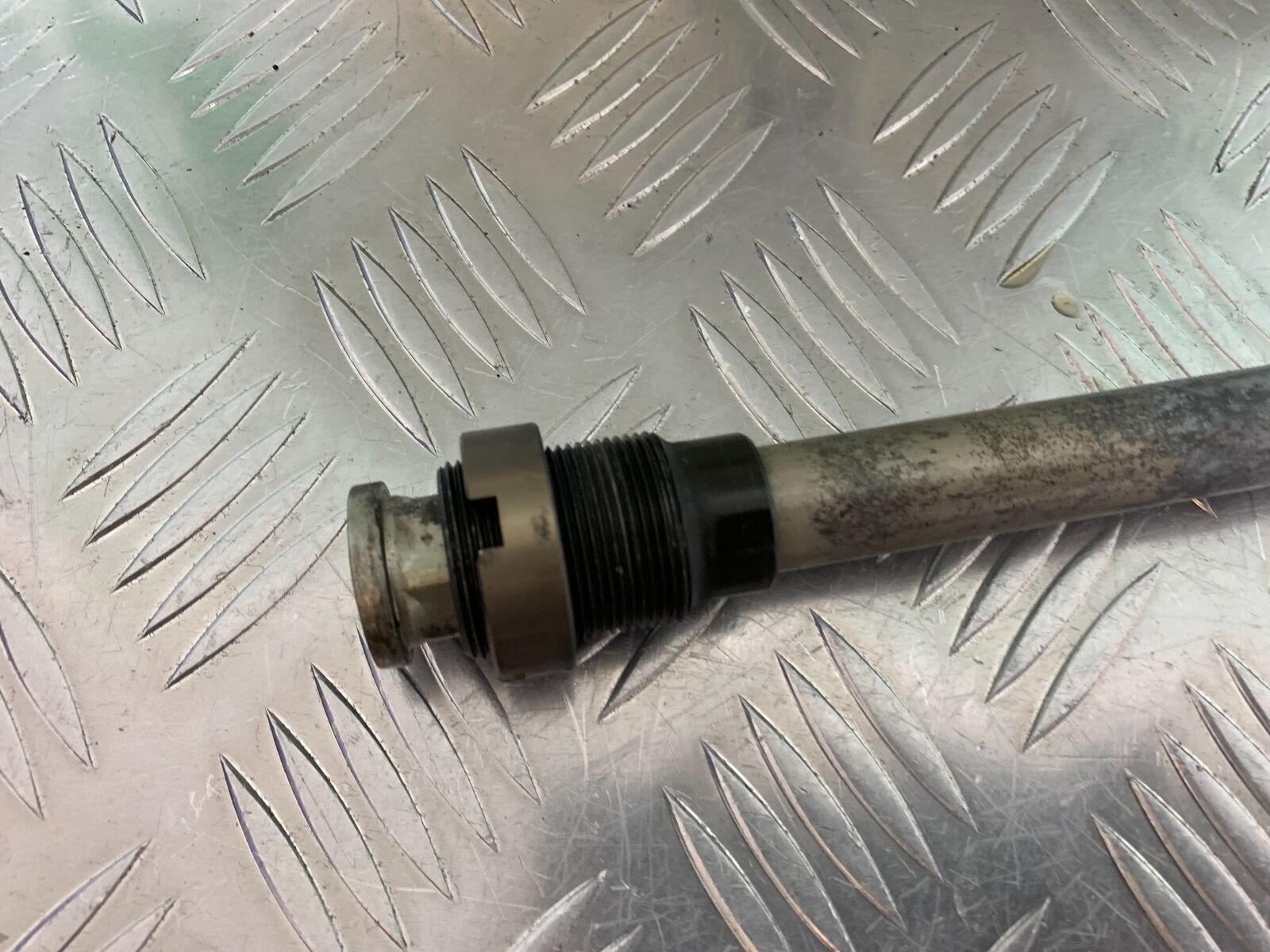 KAWASAKI ZX6R ZX6 R SWINGARM  SPINDLE  YEAR 2007 2008 (CMB1002)