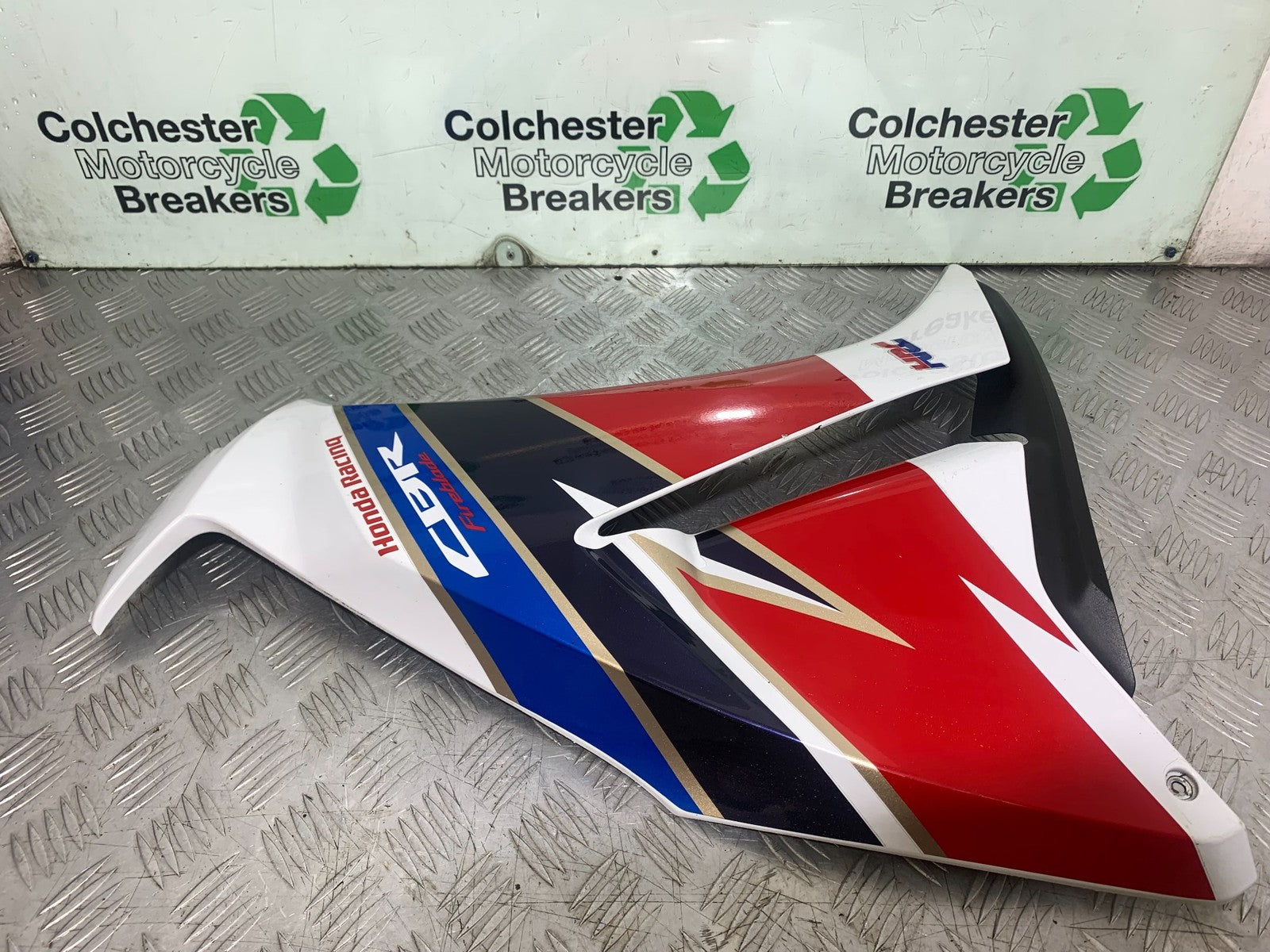 HONDA CBR1000 rr FIREBLADE RIGHT FAIRING PANEL   YEAR 2012-2016 (CMB1198)