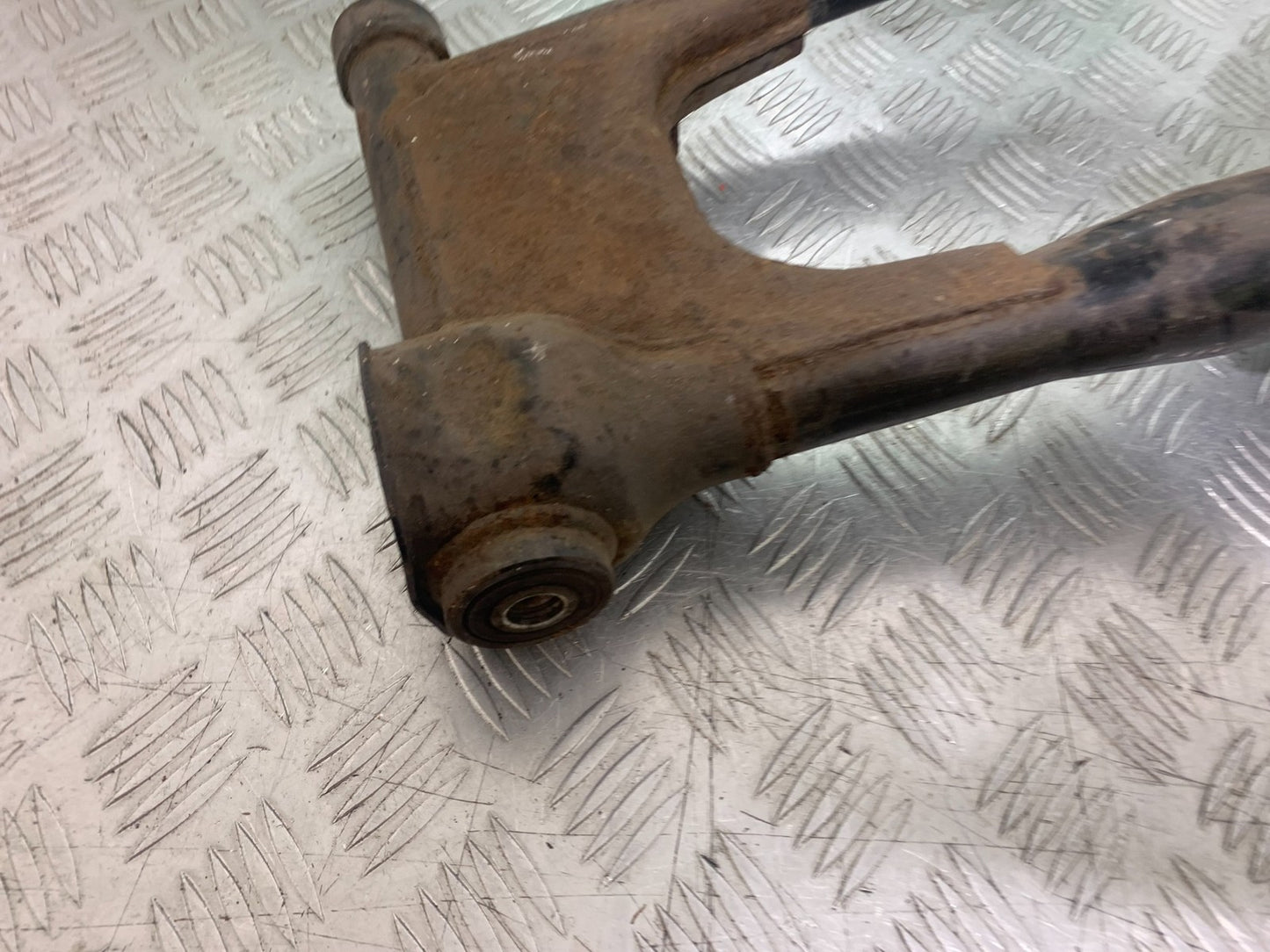 KAWASAKI GT550 GT 550 SWINGARM REAR DIFF  YEAR 1989-1994