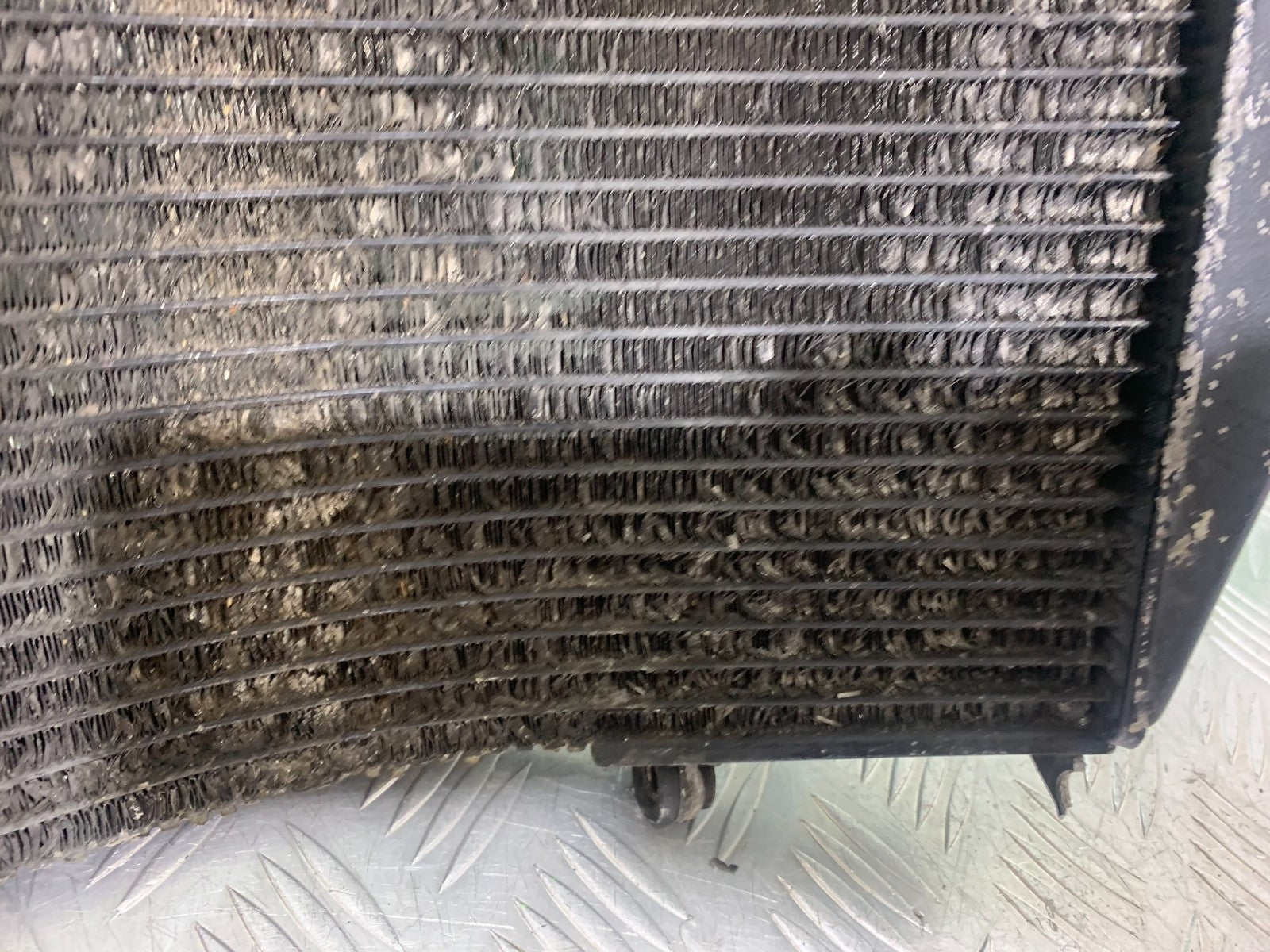 KAWASAKI ZX9R ZX9 E1 RADIATOR    YEAR 2000-01 (CMB1171)