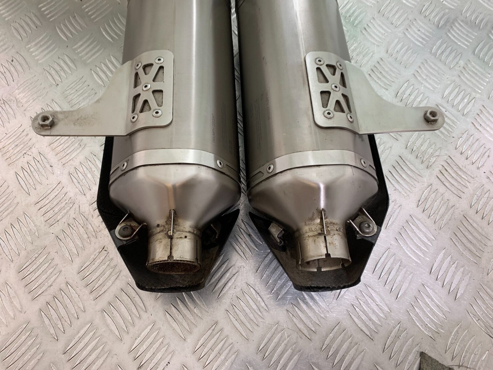TRIUMPH 1050 SPEED TRIPLE RS  ARROW SILENCERS YEAR 2018-2020 (CMB1029)