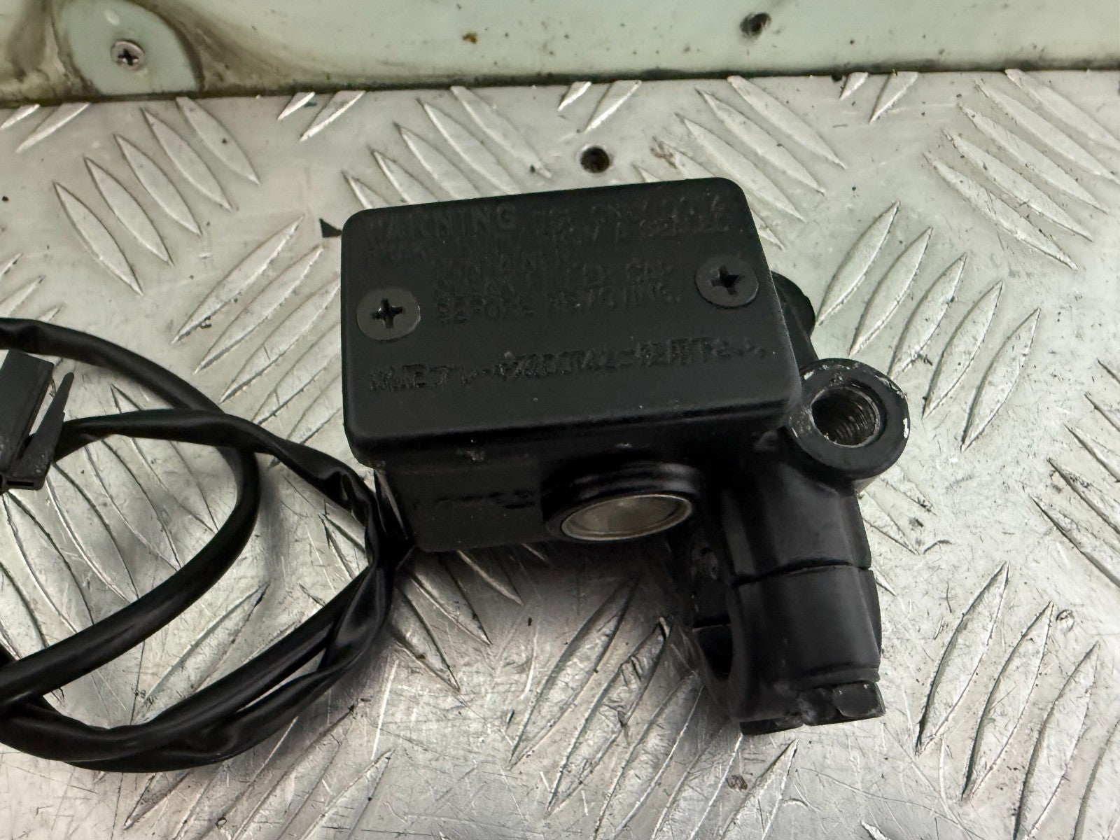YAMAHA XT660 X OEM FRONT BRAKE MASTER CYLINDER YEAR 2004-2016 CMB1318