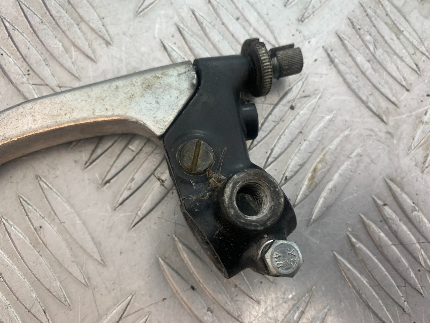 YAMAHA YBR125 YBR 125 CLUTCH LEVER BRACKET  YEAR 2010-2017 (CMB1163)