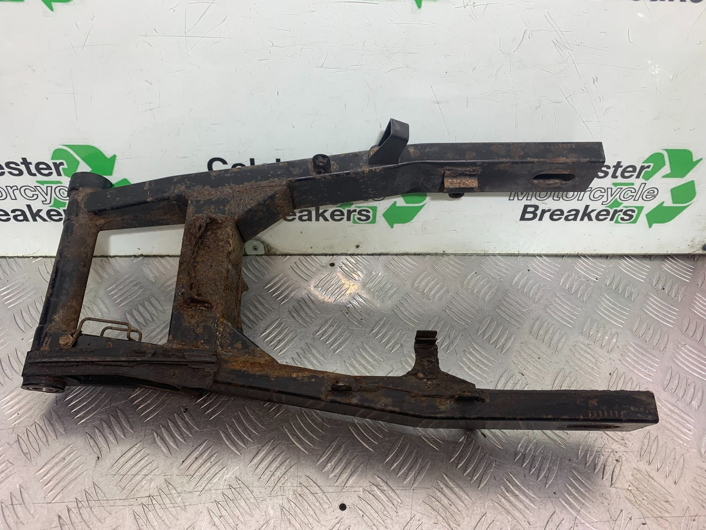KAWASAKI Z750 Z 750 SWINGARM YEAR 2004-2006  (CMB1234)
