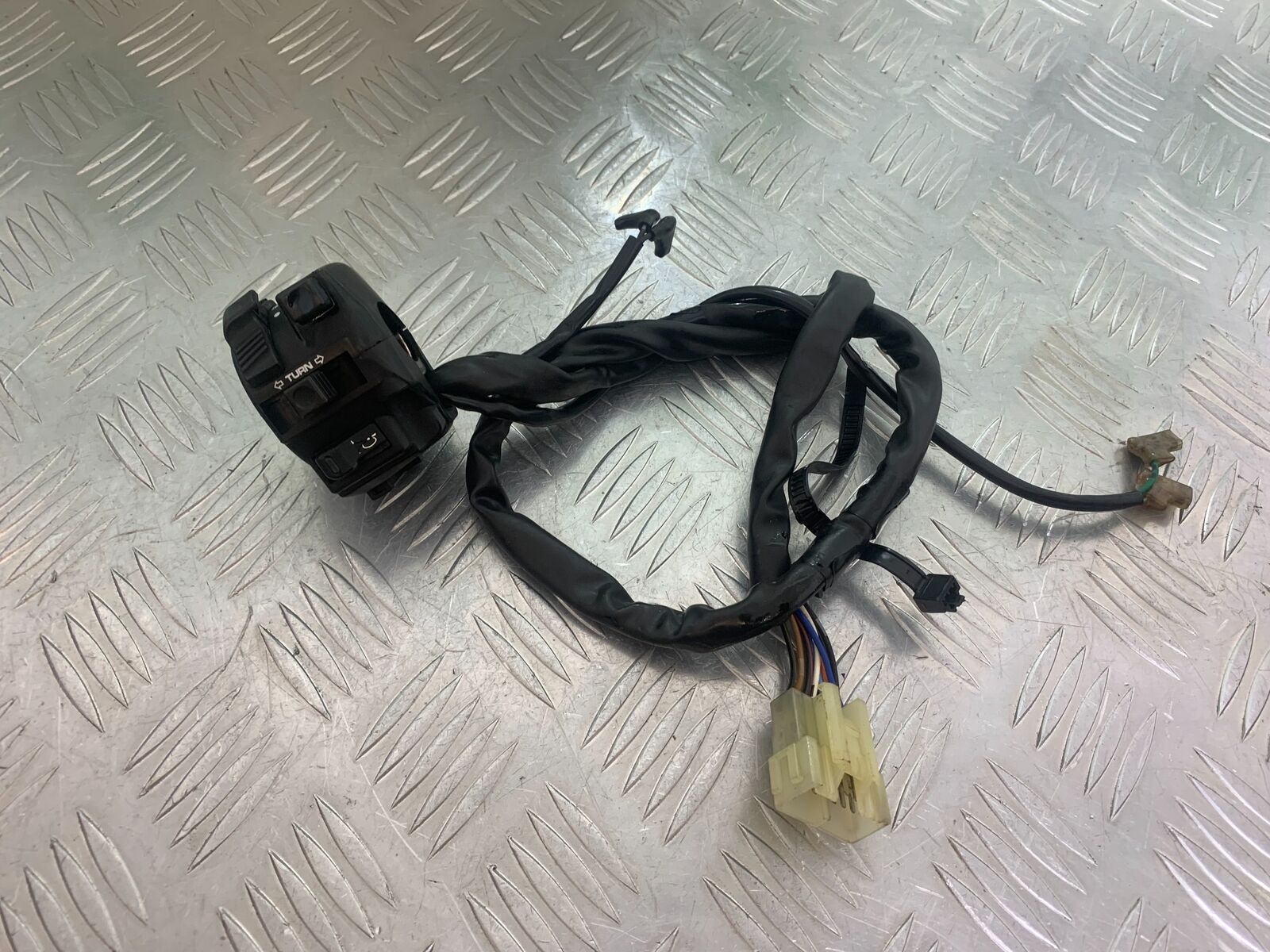 HONDA CBR 929 RRY FIREBLADE LEFT SWITCH GEAR   YEAR 2000-01 (CMB1026)