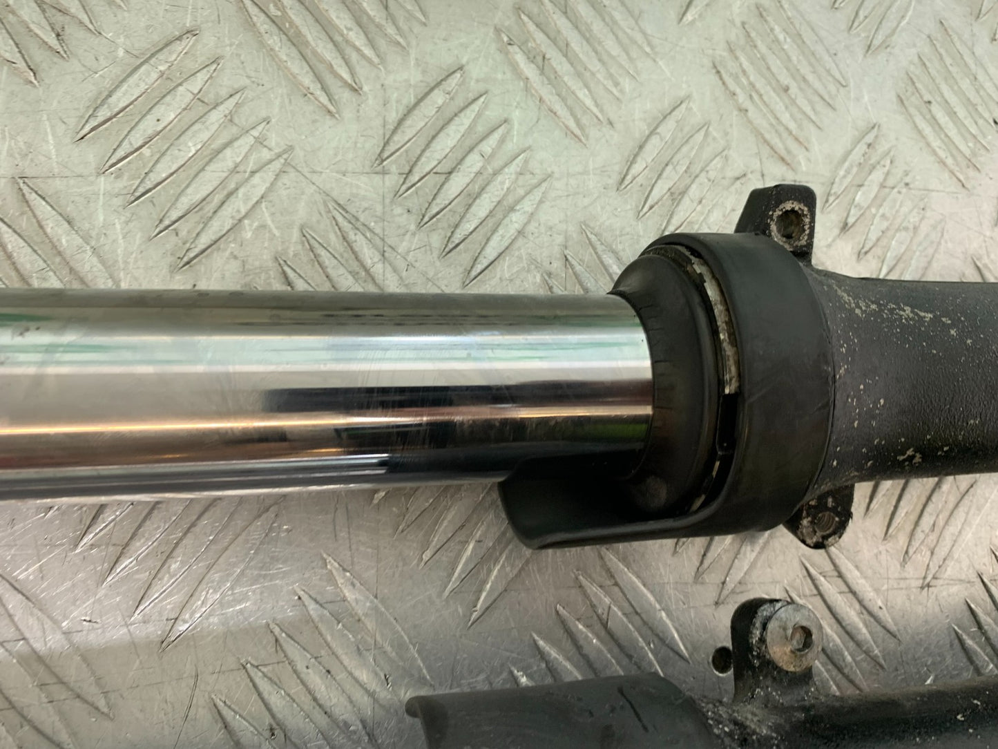 HONDA CBF500 CBF 500 FORKS YEAR 2004-2008  (CMB1294)