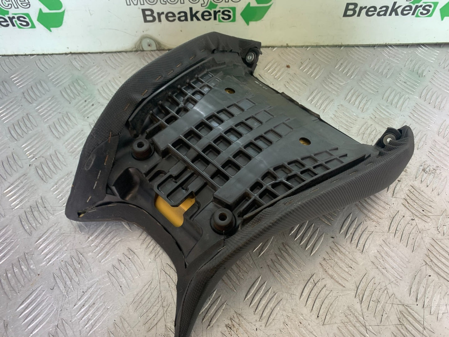 HONDA NC750 NC 750 X DCT FRONT SEAT NO HOLES  YEAR 2019 (CMB1223)