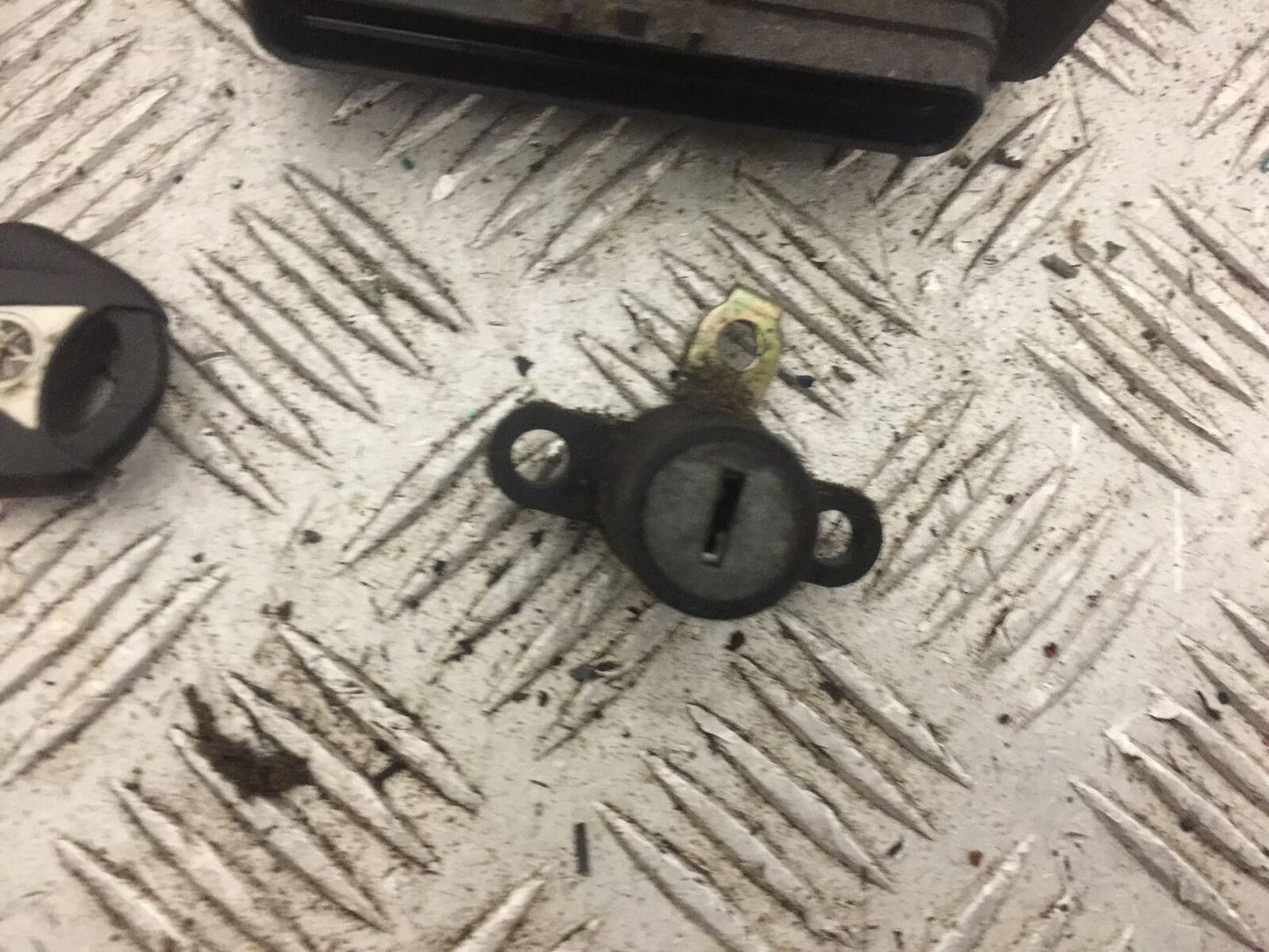 YAMAHA FJR1300 FJR 1300 ECU LOCKS AND KEY  YEAR 2001-05 (STOCK 814)