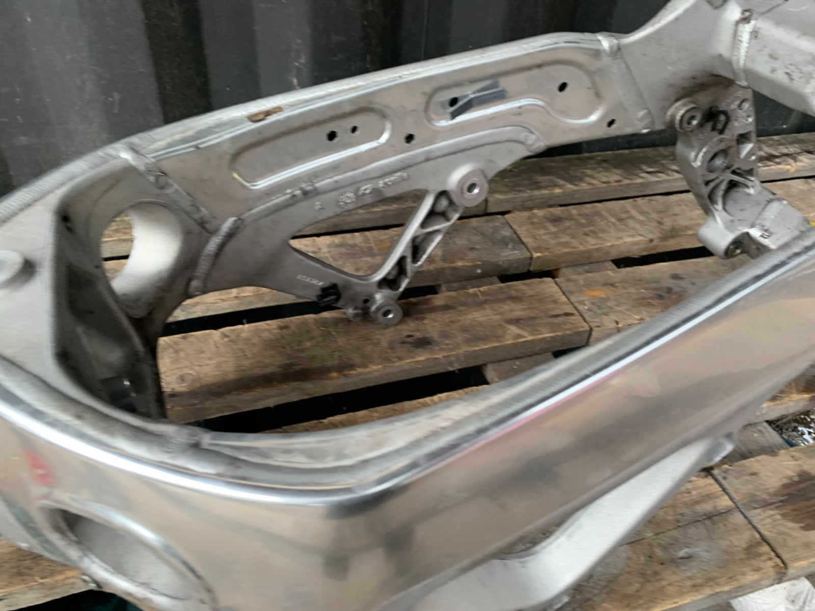 APRILIA TUONO 1000 V4R FRAME REG LOG BOOK YEAR 2011-13  (CMB1316)