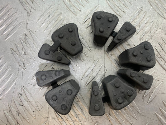 YAMAHA XSR900 XSR 900 CUSH DRIVE RUBBERS  YEAR 2022-2024 (CMB1215)