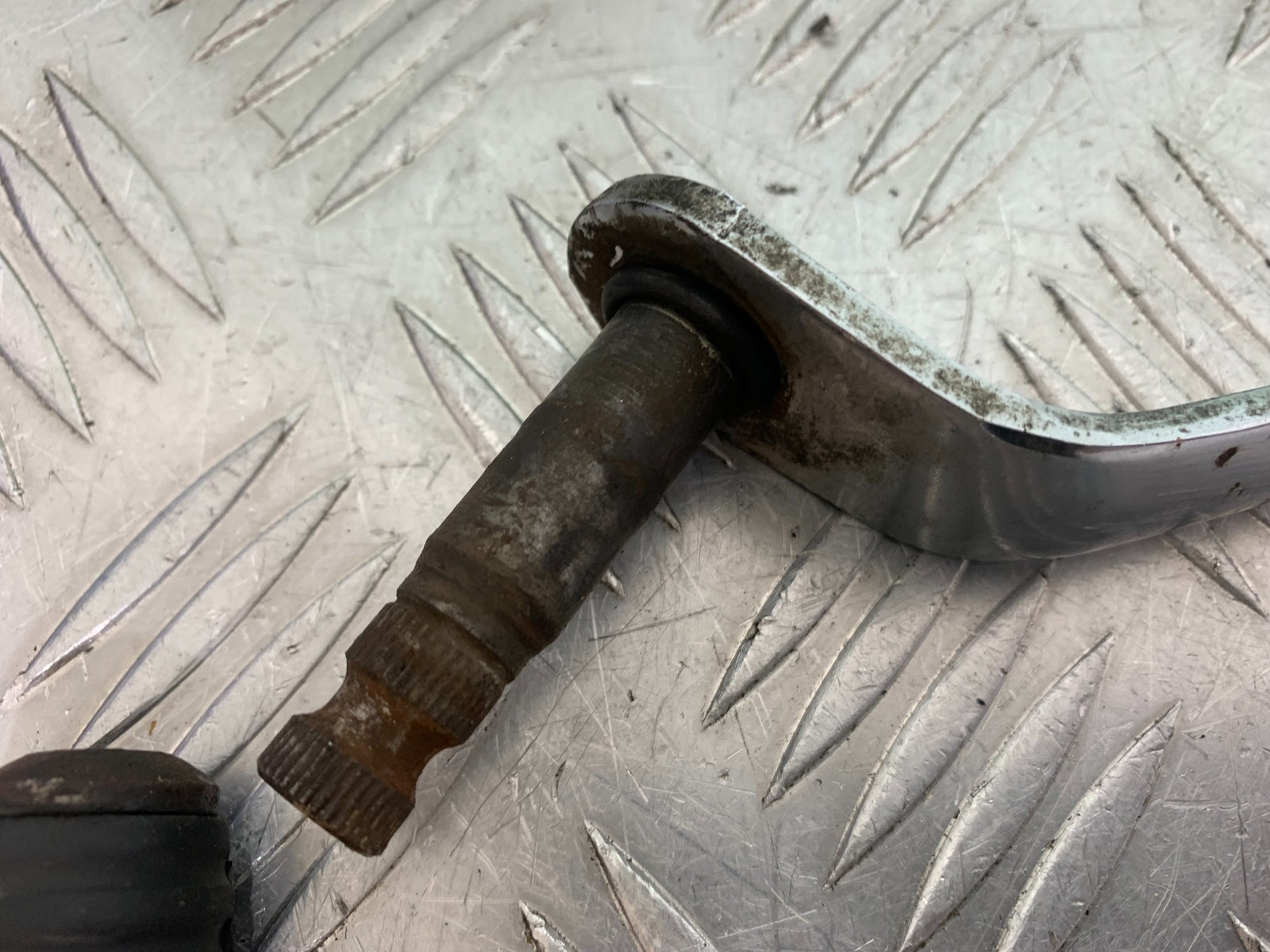 HARLEY DAVIDSON FXS BLACKLINE 1585 GEAR LEVER  YEAR 2012 (CMB1147)