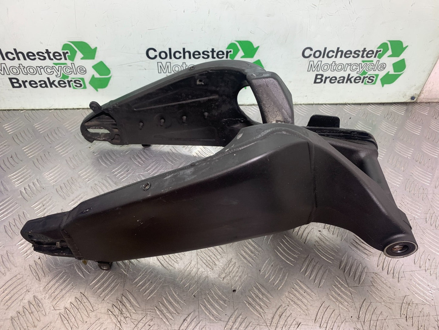 KAWASAKI ZX10R ZX10 R SWINGARM  2008-2010 (CMB1206)