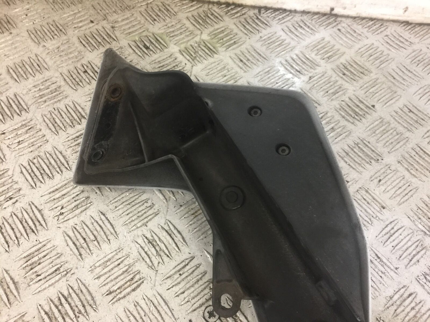 KAWASAKI Z750 Z 750 LEFT RADIATOR COWL  YEAR 2009-2012 (STOCK 670)