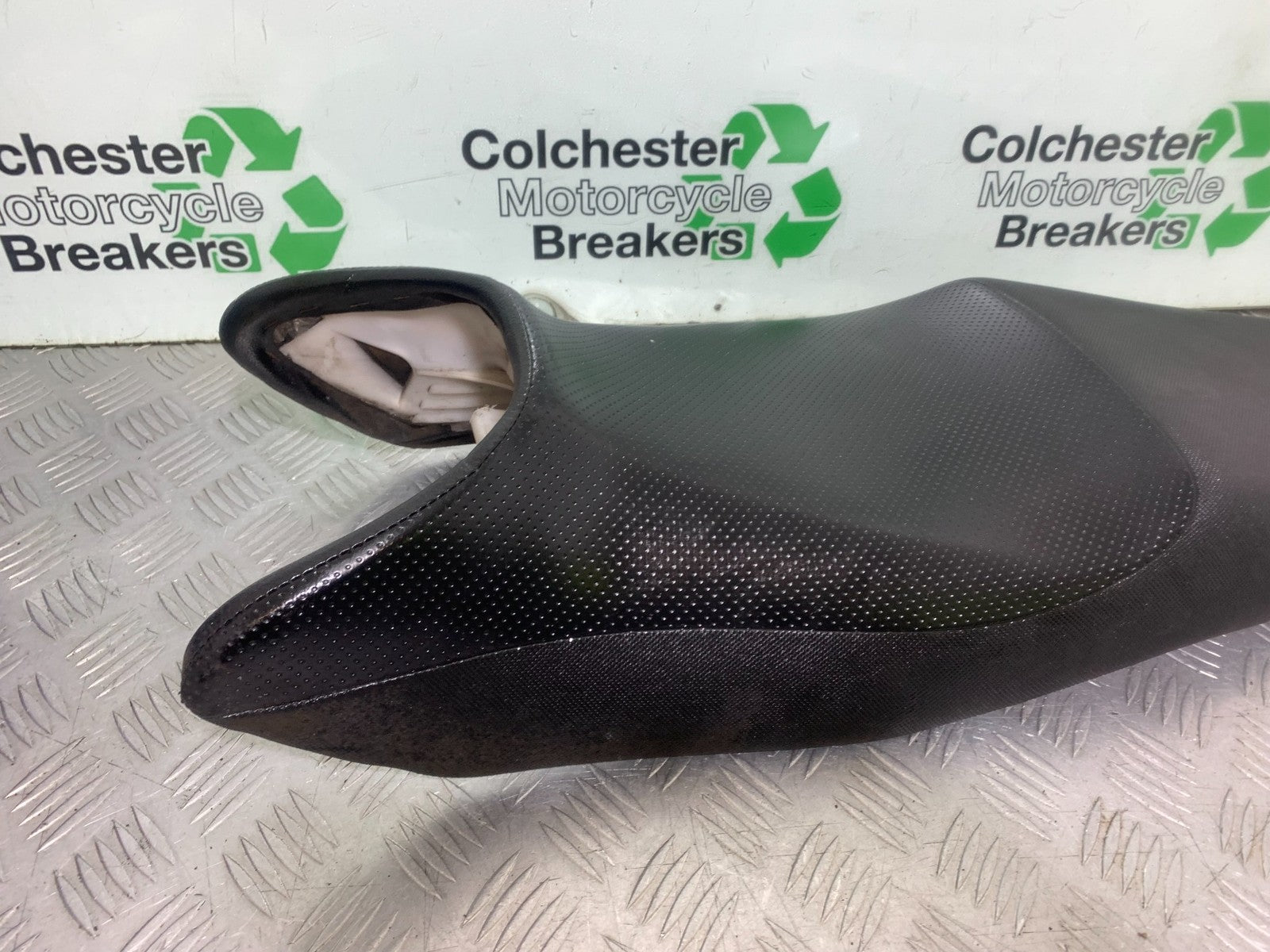 SUZUKI GS500 GS 500 SEAT   YEAR 2001-2008 (CMB1254)