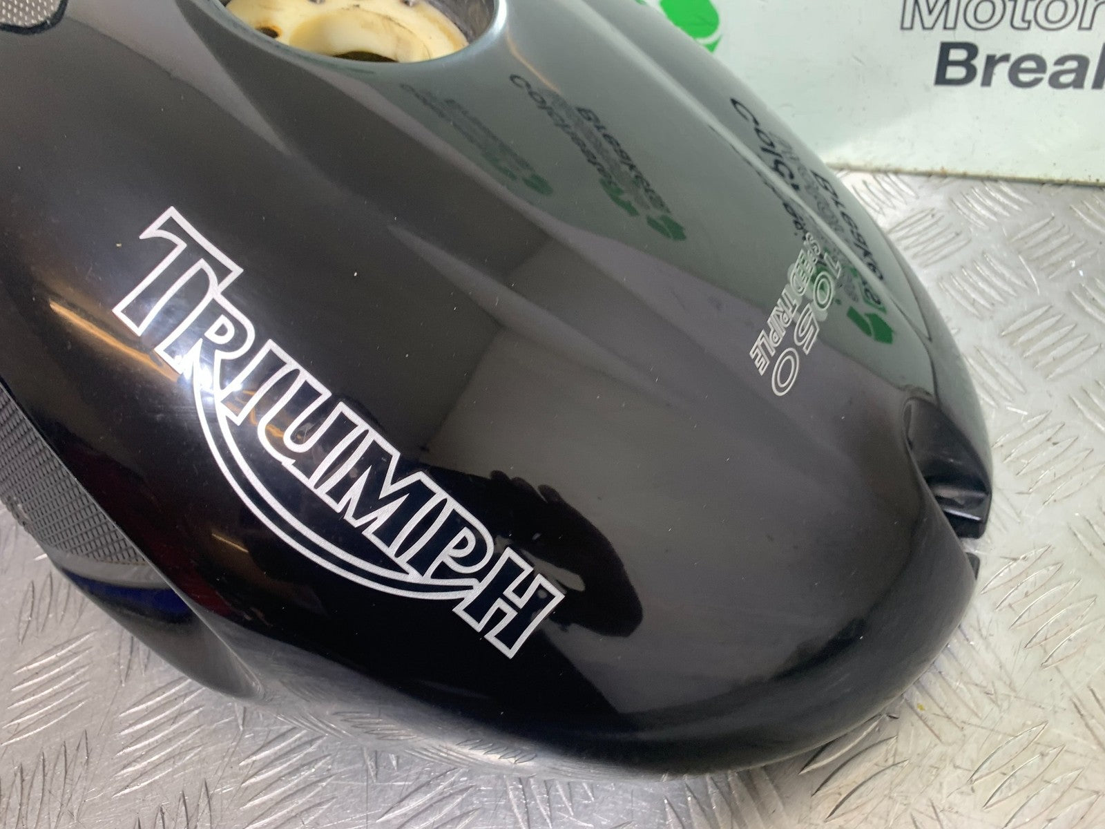 TRIUMPH 1050 SPEED TRIPLE PETROL TANK YEAR 2005-2007 (CMB1322)