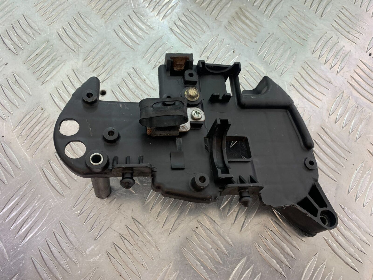 YAMAHA XV750 XV 750 VIRAGO SIDE POD MOUNTING PLATE   YEAR 1992 (CMB1016)