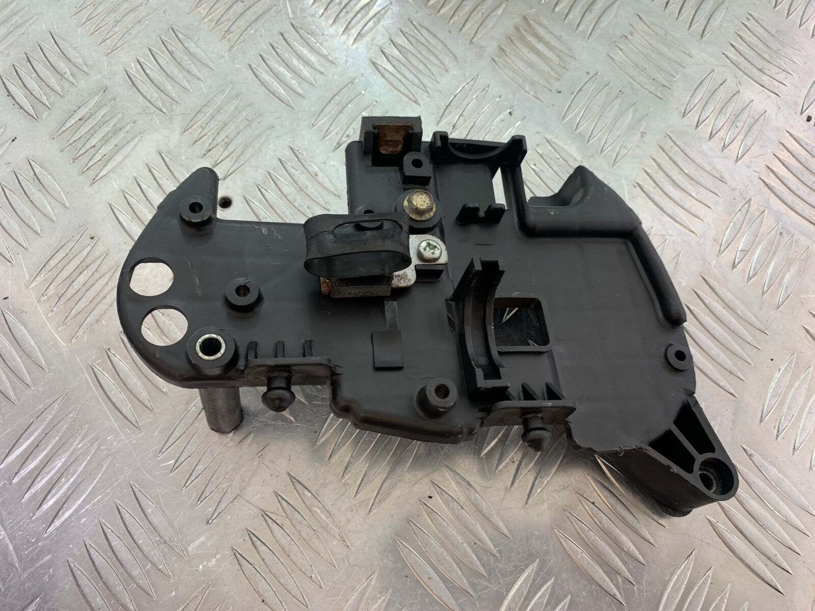 YAMAHA XV750 XV 750 VIRAGO SIDE POD MOUNTING PLATE   YEAR 1992 (CMB1016)