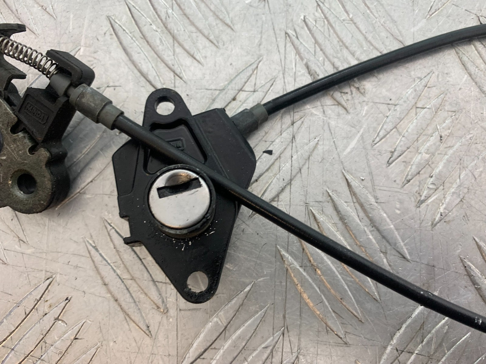 TRIUMPH 1050 SPRINT GT LOCKS AND KEY   YEAR 2010-2016 (CMB1250)