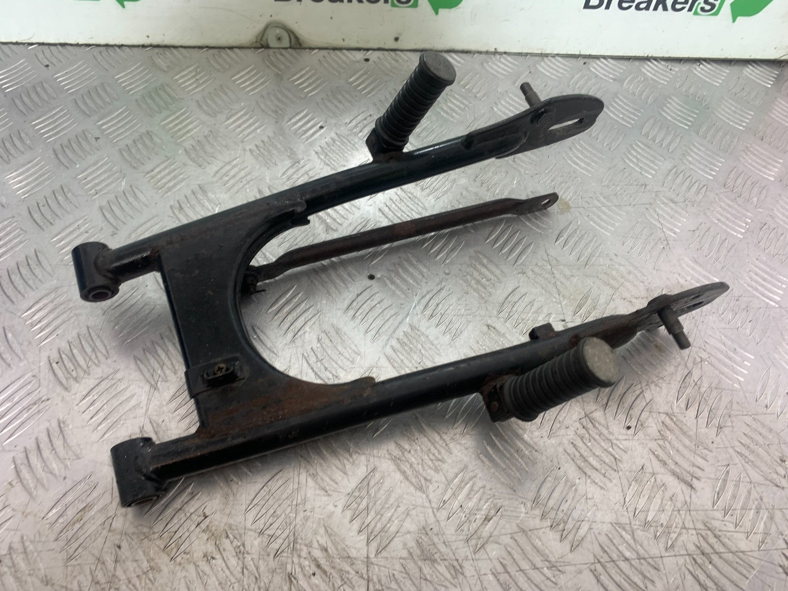SUZUKI GP100 GP 100 SWINGARM  YEAR 1978-1988 (CMB1259)