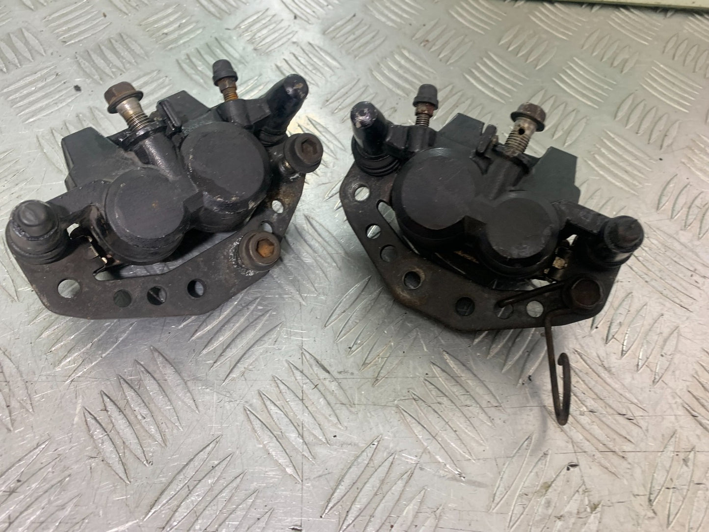 SUZUKI GSX1100 G GSX 1100 G FRONT BRAKE CALIPERS  1991-1996 (CMB1283)