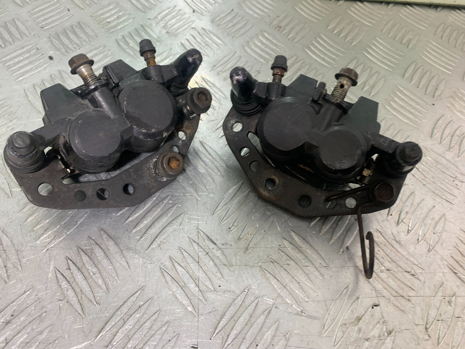 SUZUKI GSX1100 G GSX 1100 G FRONT BRAKE CALIPERS  1991-1996 (CMB1283)