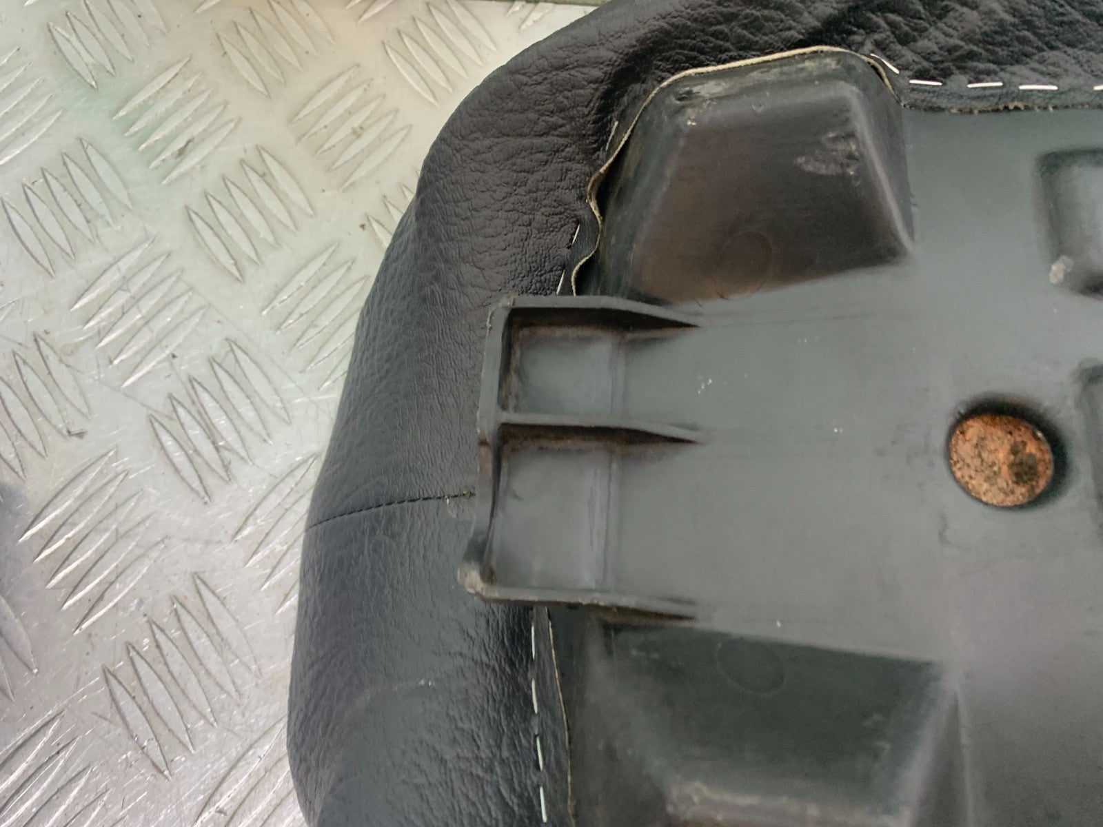 HONDA VT700 VT 700 SHADOW FRONT SEAT YEAR 1984-85 (CMB1328)