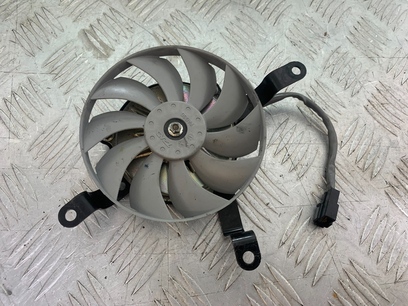 YAMAHA YZF R1 14 B BIG BANG RADIATOR FAN   2009-14 (CMB1175)