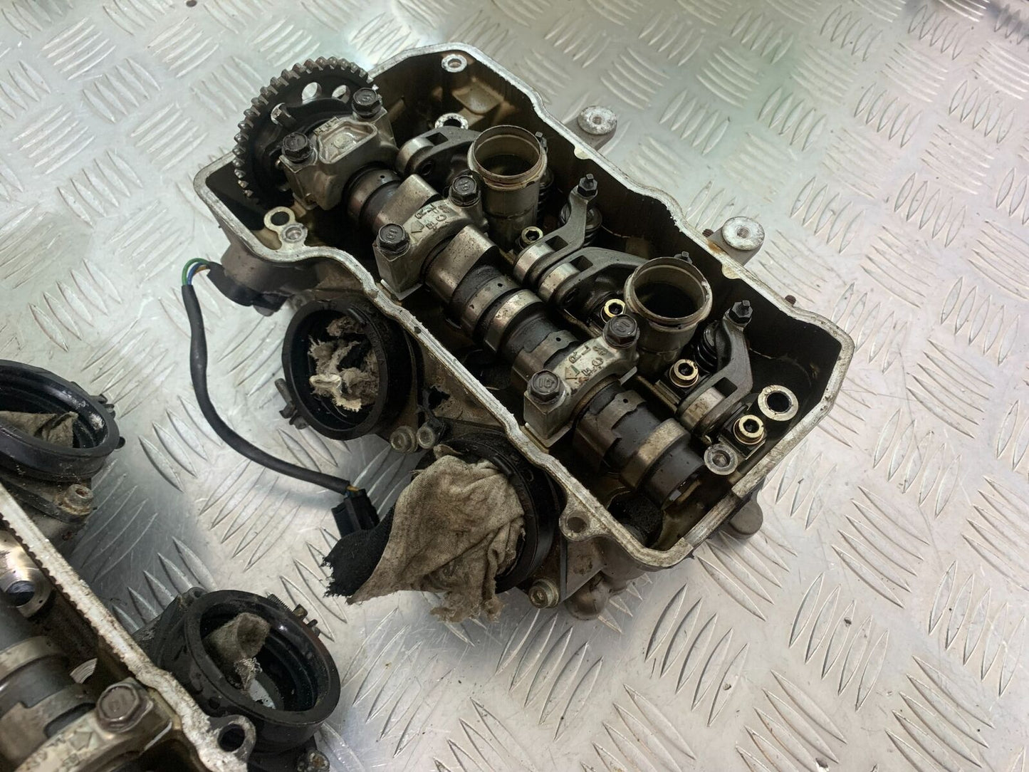 HONDA VFR1200 VFR 1200 FA CYLINDER HEADS   YEAR 2010-11 CMB1088)