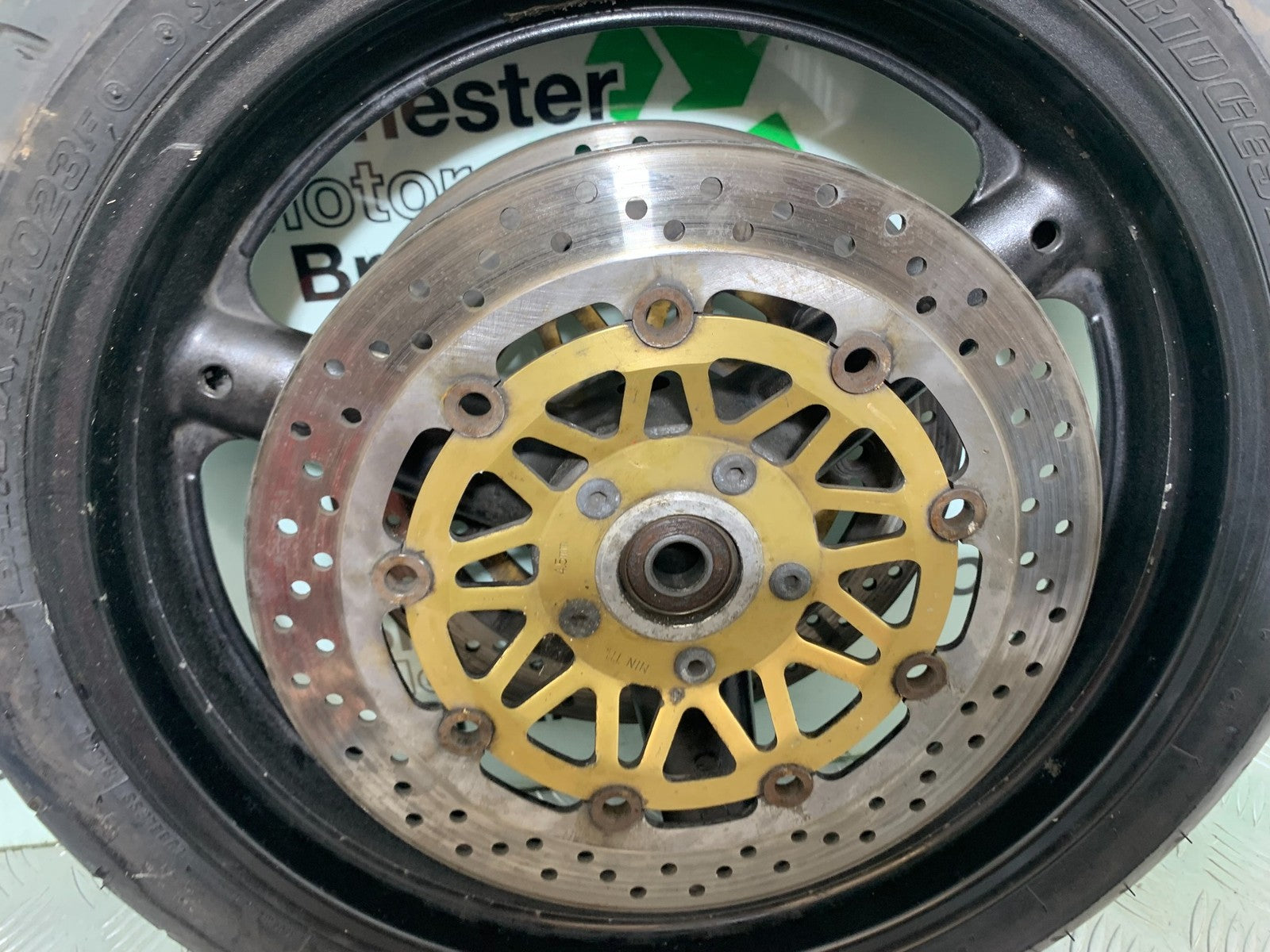SUZUKI GSF1200 GSF 1200 BANDIT FRONT WHEEL AND DISCS   YEAR 2001-2004 (CMB1188)