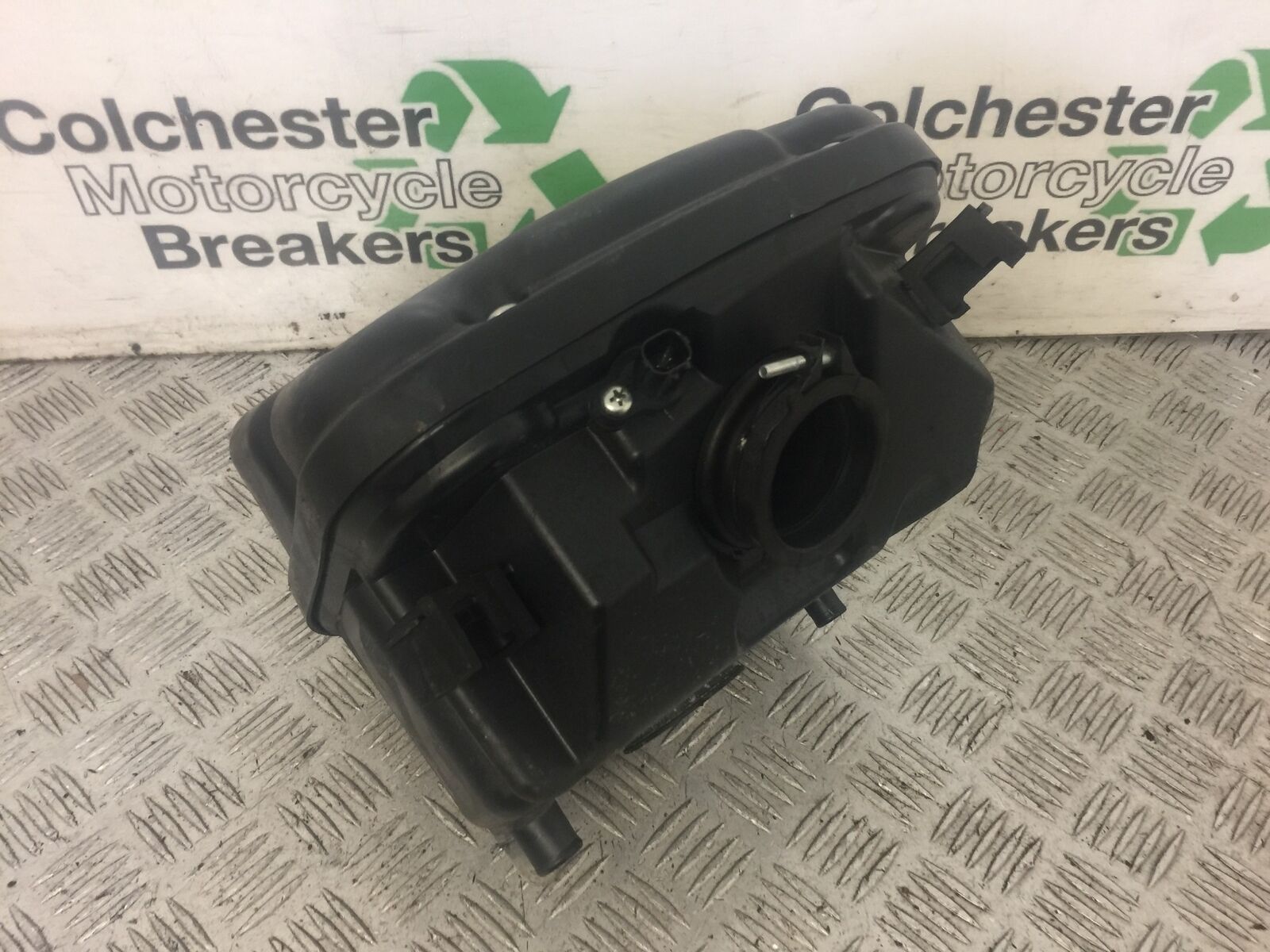 SUZUKI DL 650 V-STROM AIRBOX   YEAR 2017 (STOCK 638)