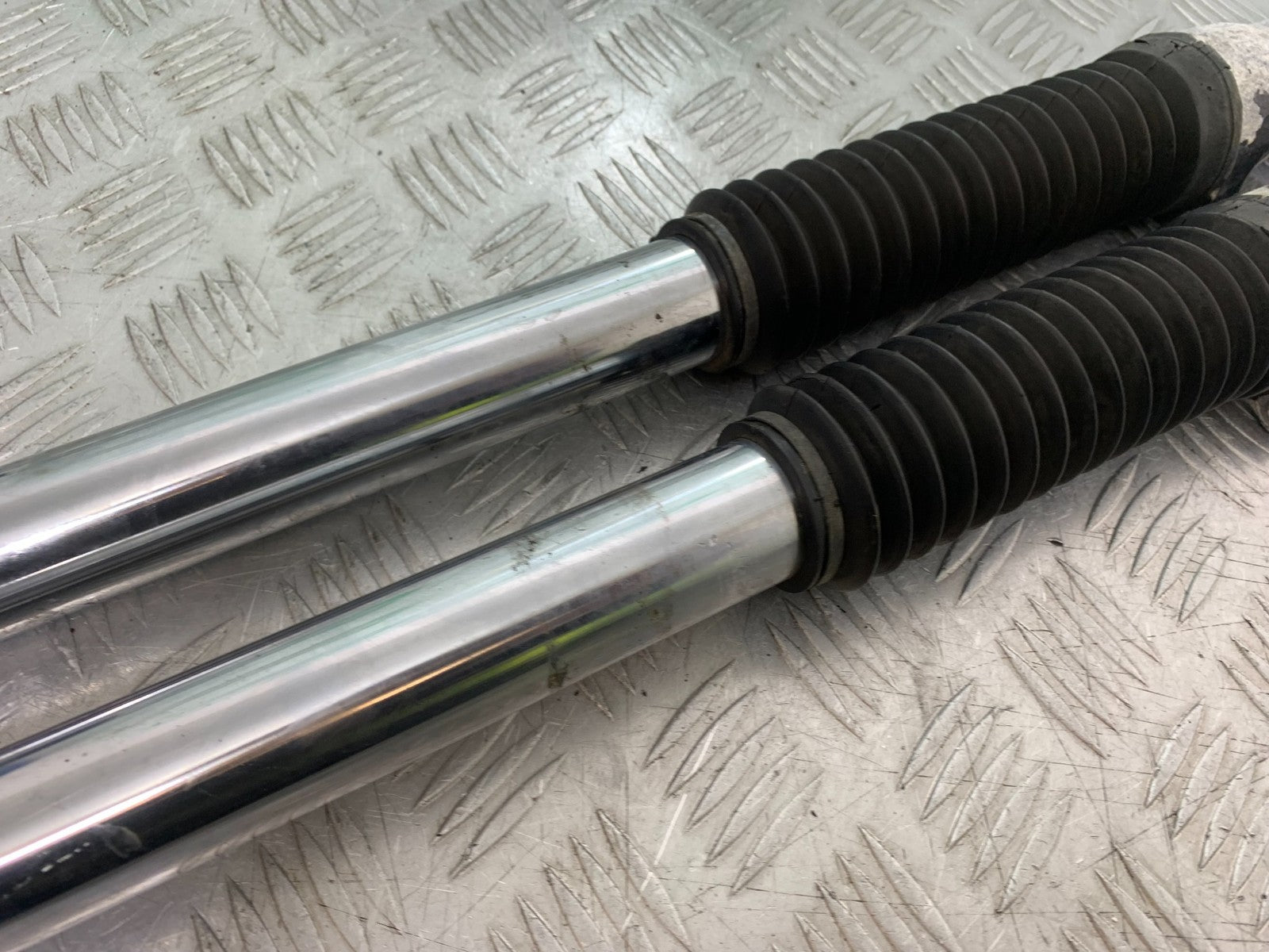 ROYAL ENFIELD HIMALAYAN 411 FORKS  YEAR 2018-2023 (CMB1279)