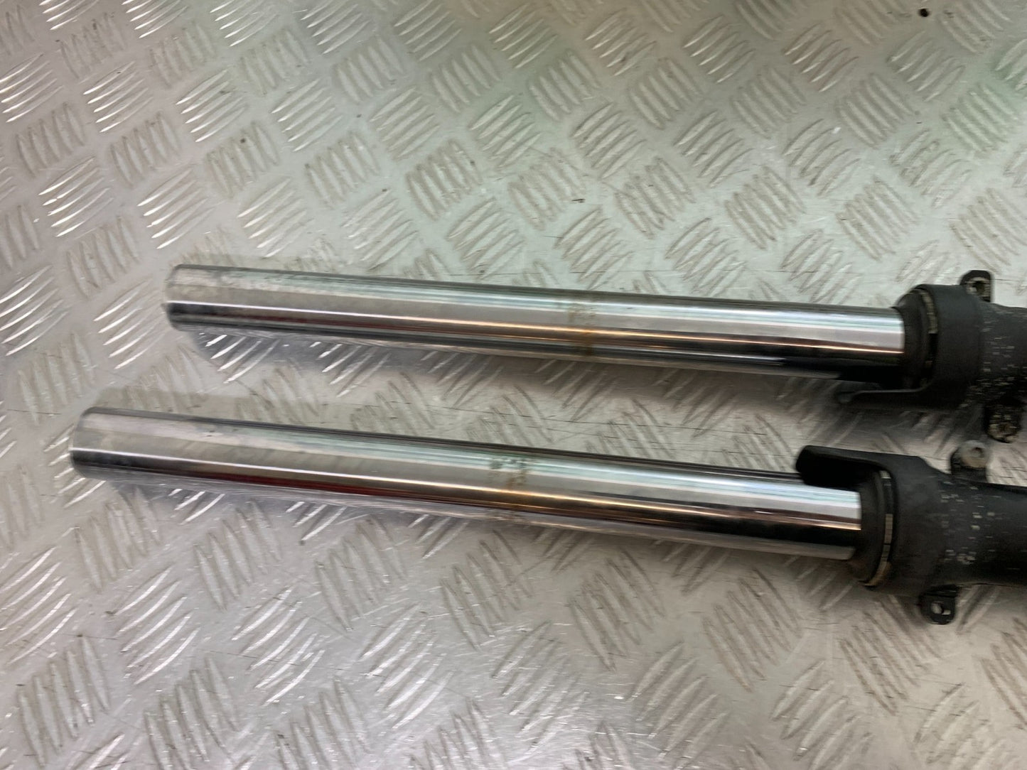HONDA CBF500 CBF 500 FORKS YEAR 2004-2008  (CMB1294)