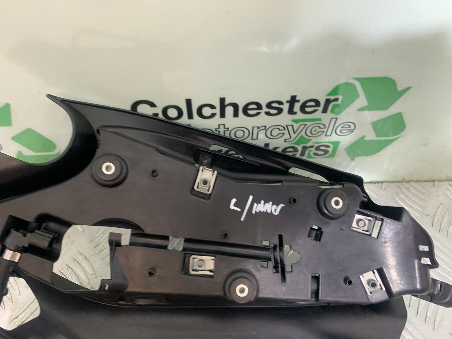 DUCATI 1299 PANIGALE LEFT INNER INFILL COVER   YEAR 2016 (CMB 1187)