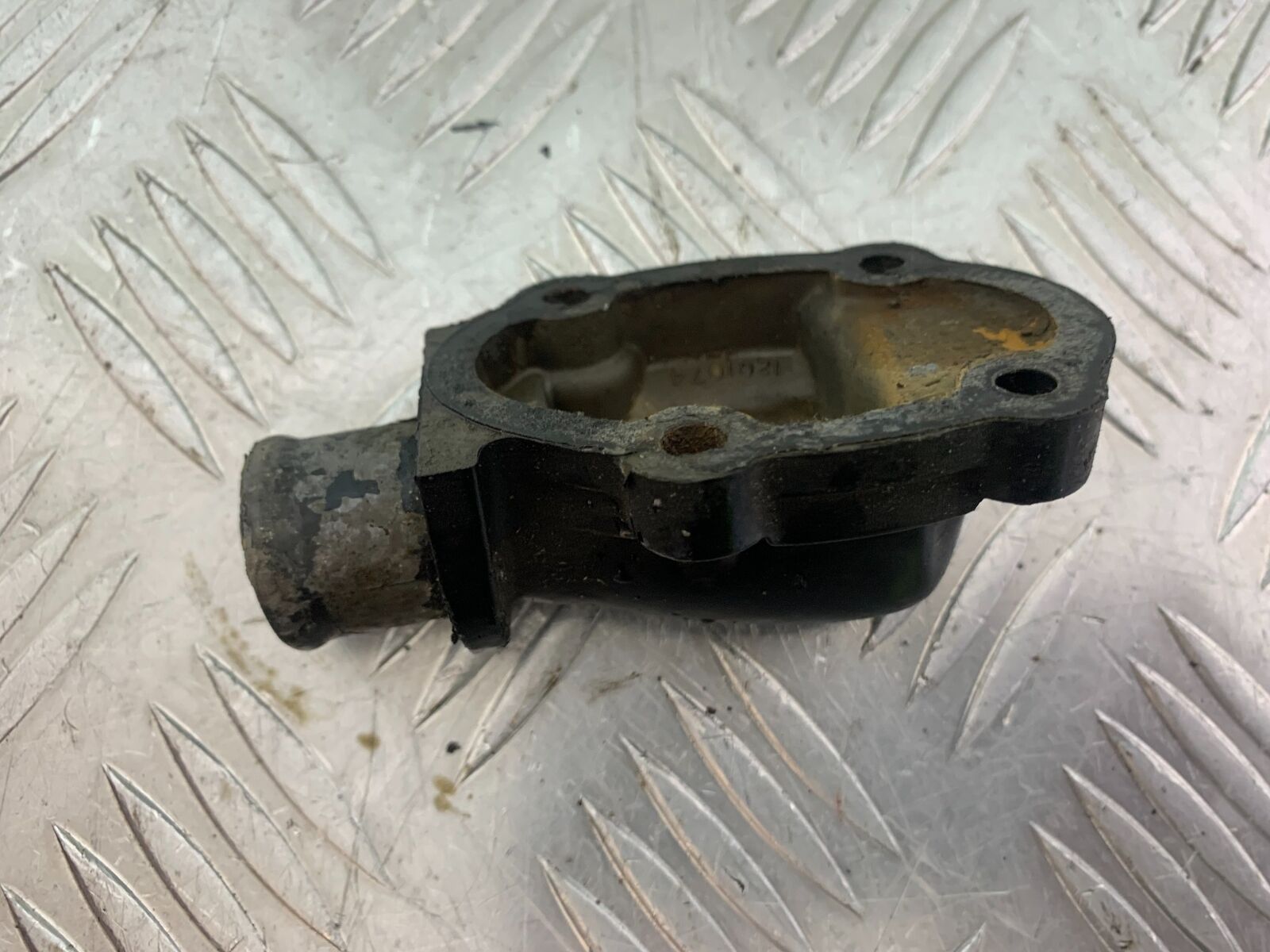 TRIUMPH 955i SPRINT ST ENGINE WATER  COVER   YEAR 1999-2004 (STOCK 735)