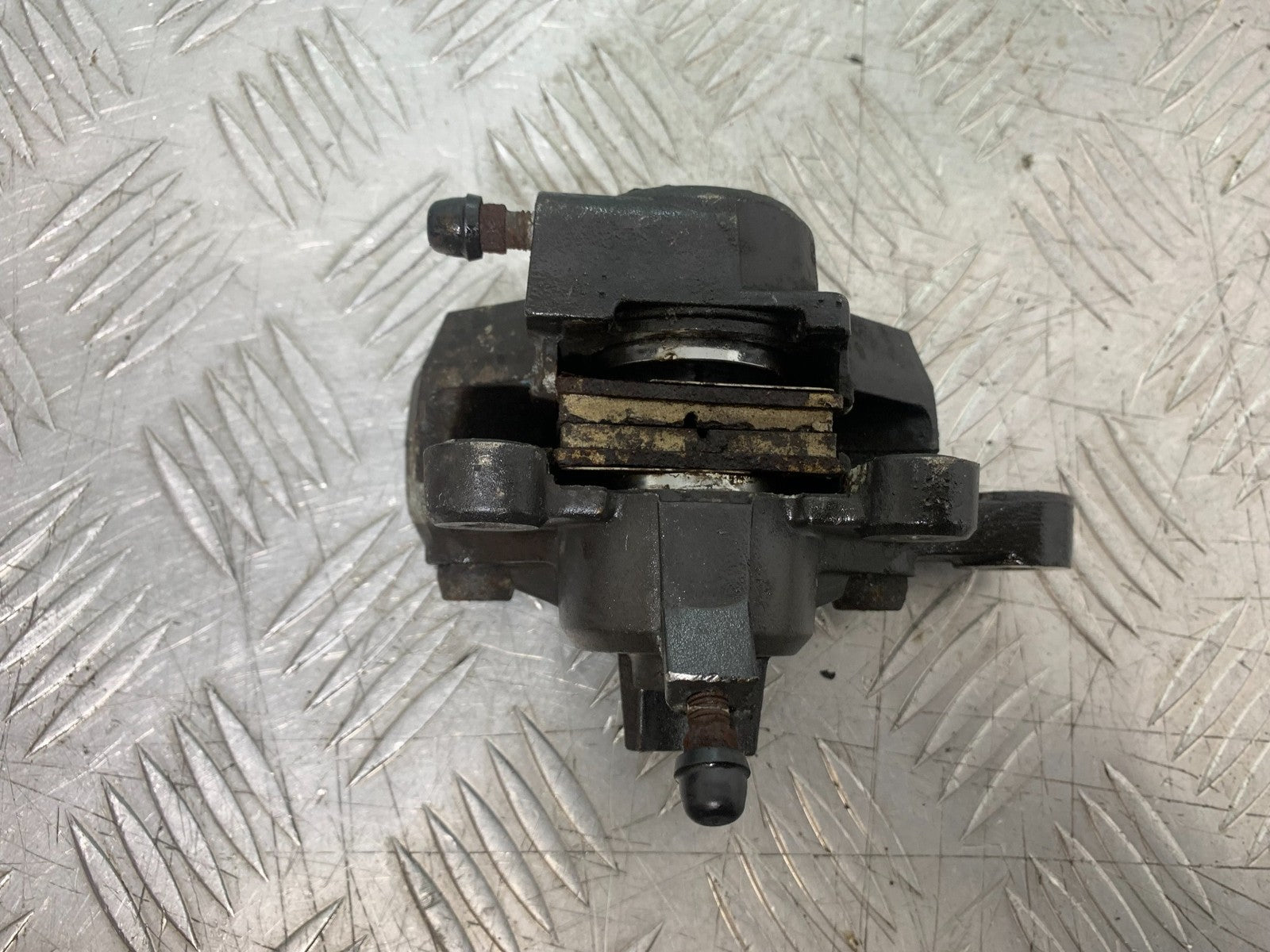 SUZUKI GSF600 GSF 600 BANDIT REAR BRAKE CALIPER  2000-2004 (CMB1269)