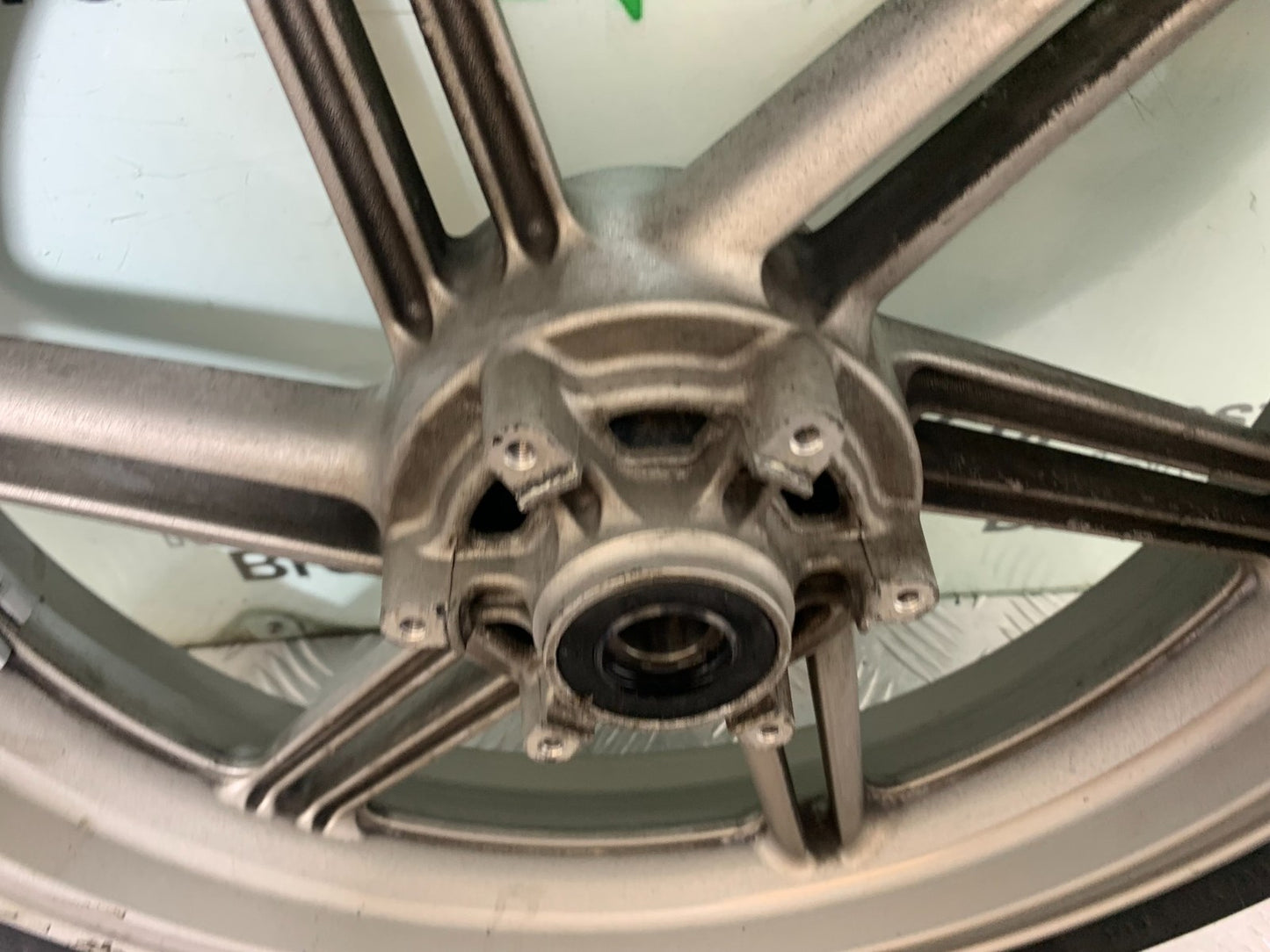 HONDA CBF600 CBF 600 FRONT WHEEL YEAR 2004 -07 (CMB1247)