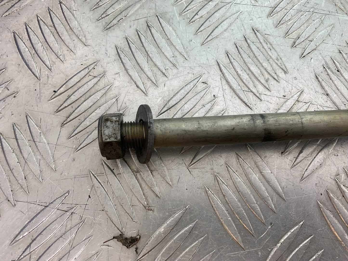 TRIUMPH TIGER 800 XRT SWINGARM SPINDLE  2018-2020 (CMB1193)