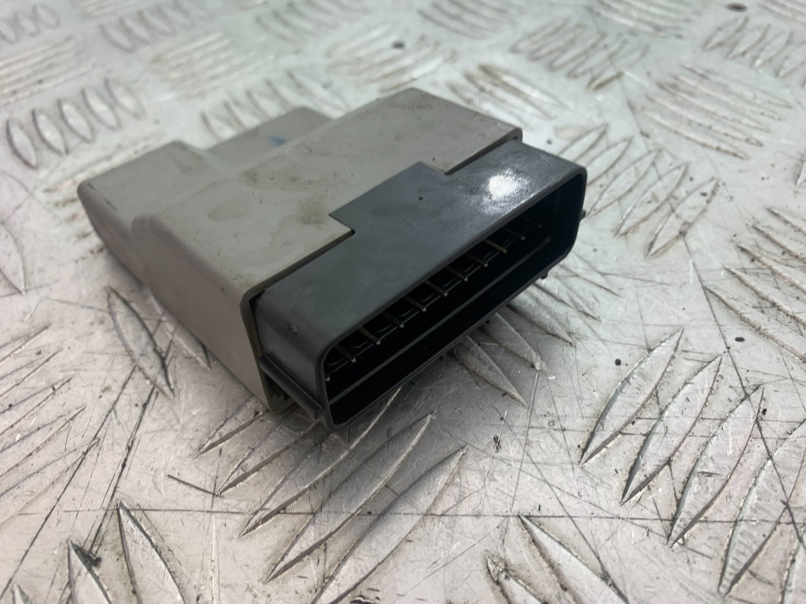 HONDA XL125 VARADERO CDI UNIT  YEAR 2001-2006  (CMB1210)