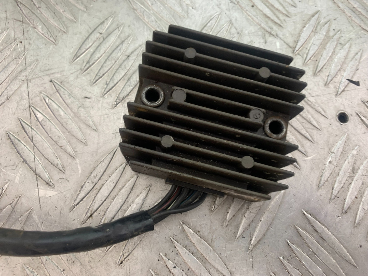 KAWASAKI VN1500 CLASSIC REGULATOR   YEAR 1999 -2006 (CMB1166)
