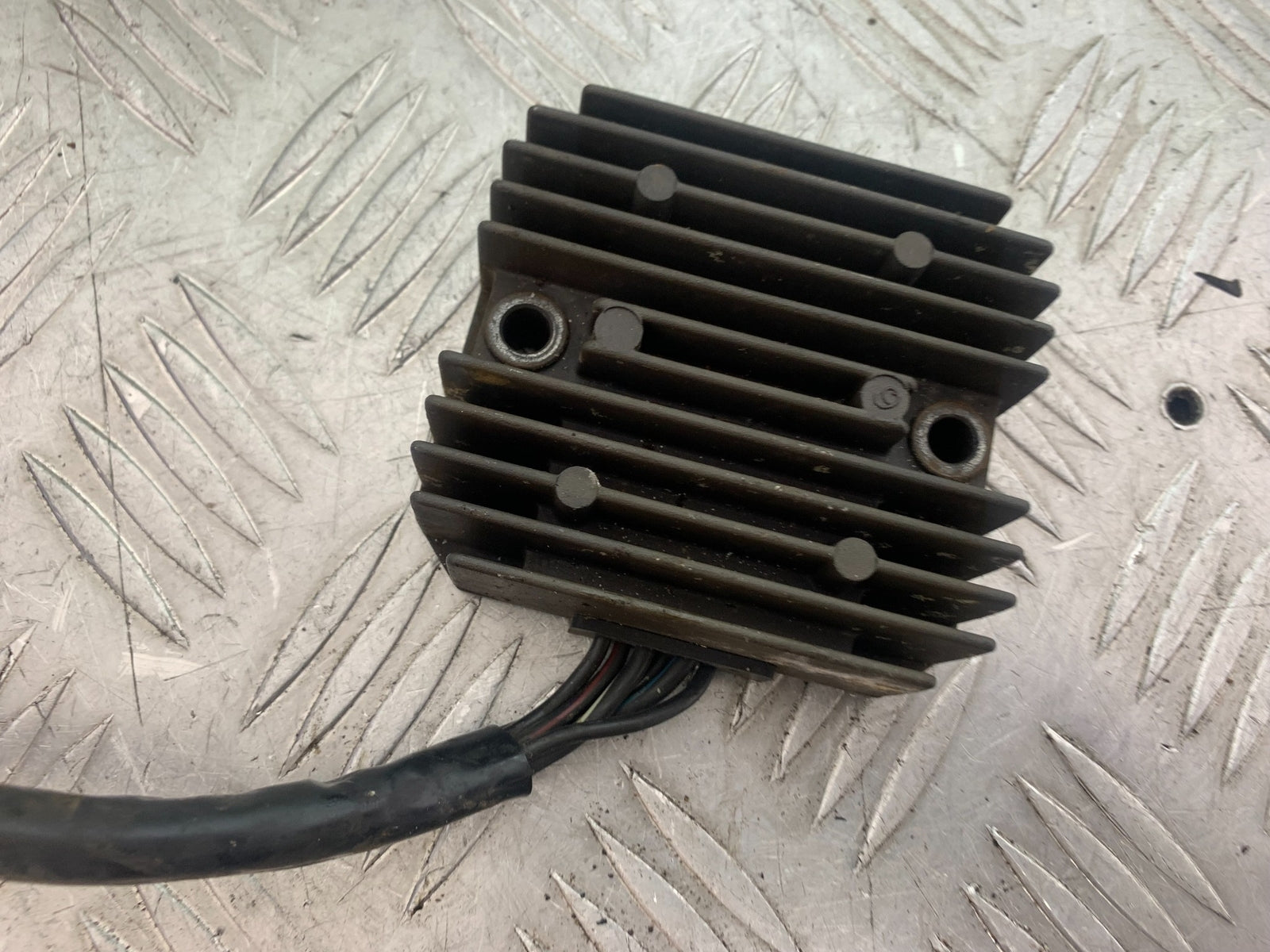 KAWASAKI VN1500 CLASSIC REGULATOR   YEAR 1999 -2006 (CMB1166)