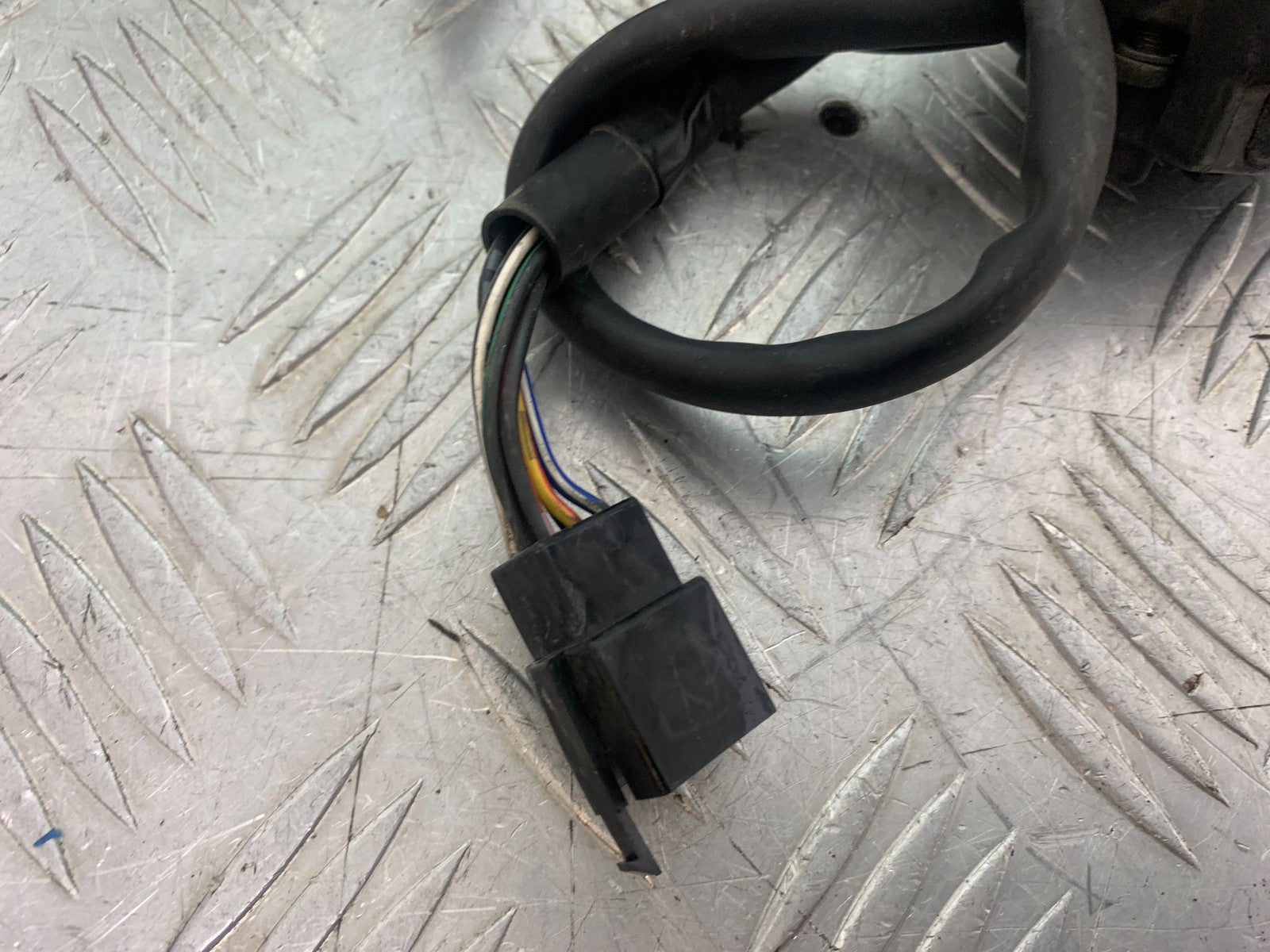 HONDA CBR600 CBR 600 RR RIGHT SWITCH GEAR  YEAR 2003-2004 CMB1173)