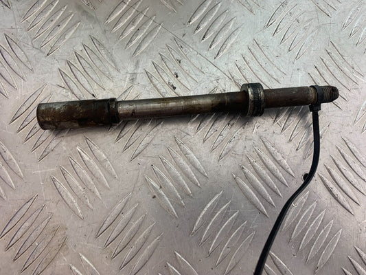 HONDA CX500 CX 500 FRONT WHEEL SPINDLE  YEAR 1980 (CMB1131)