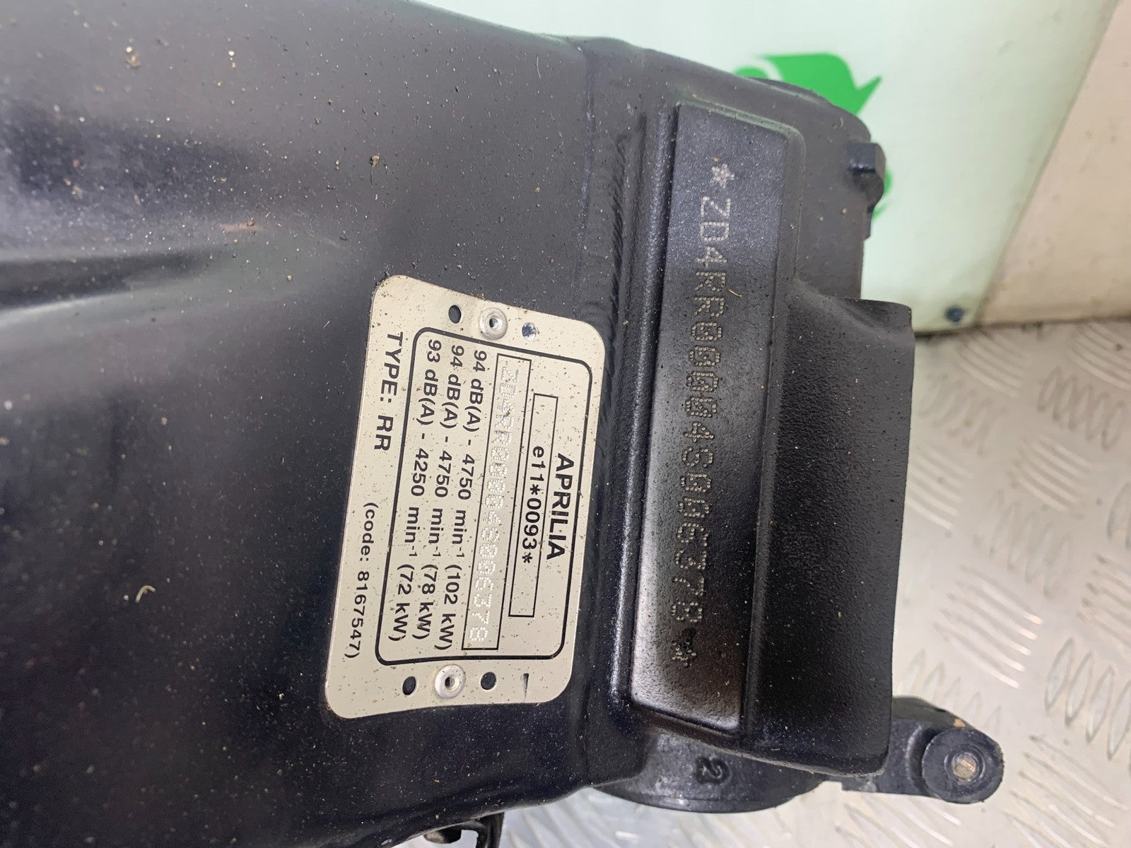 APRILIA RSV1000 R FACTORY MILLE FRAME REG LOG BOOK    2004-09 (CMB1203)