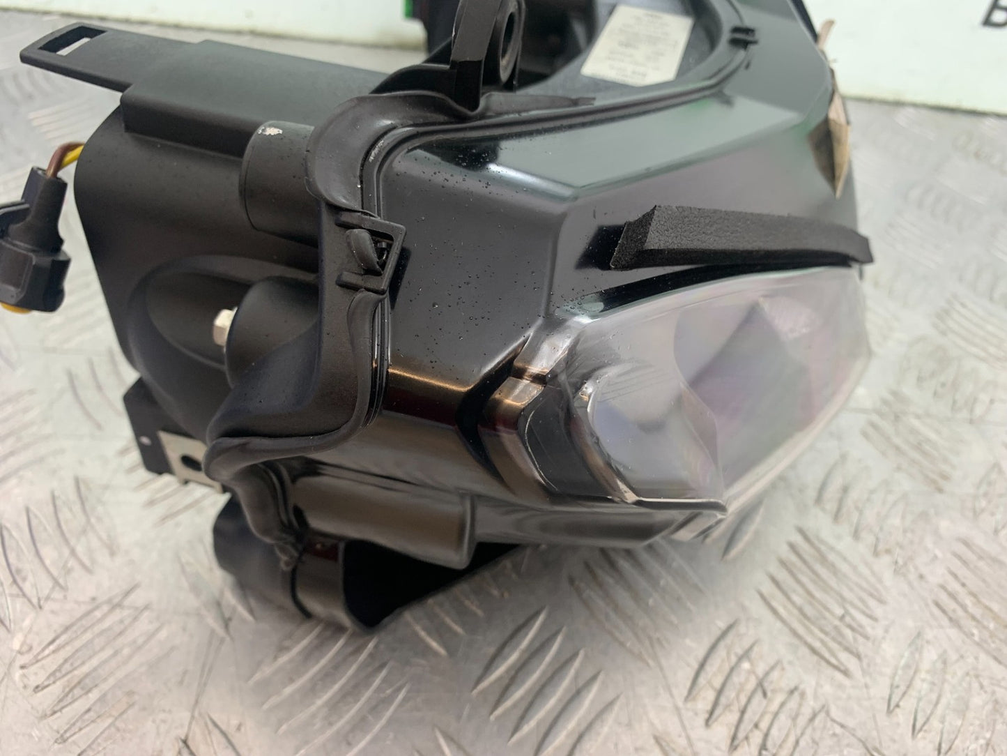 DUCATI 1198 S HEADLIGHT  YEAR 2009-2011 (CMB1219)